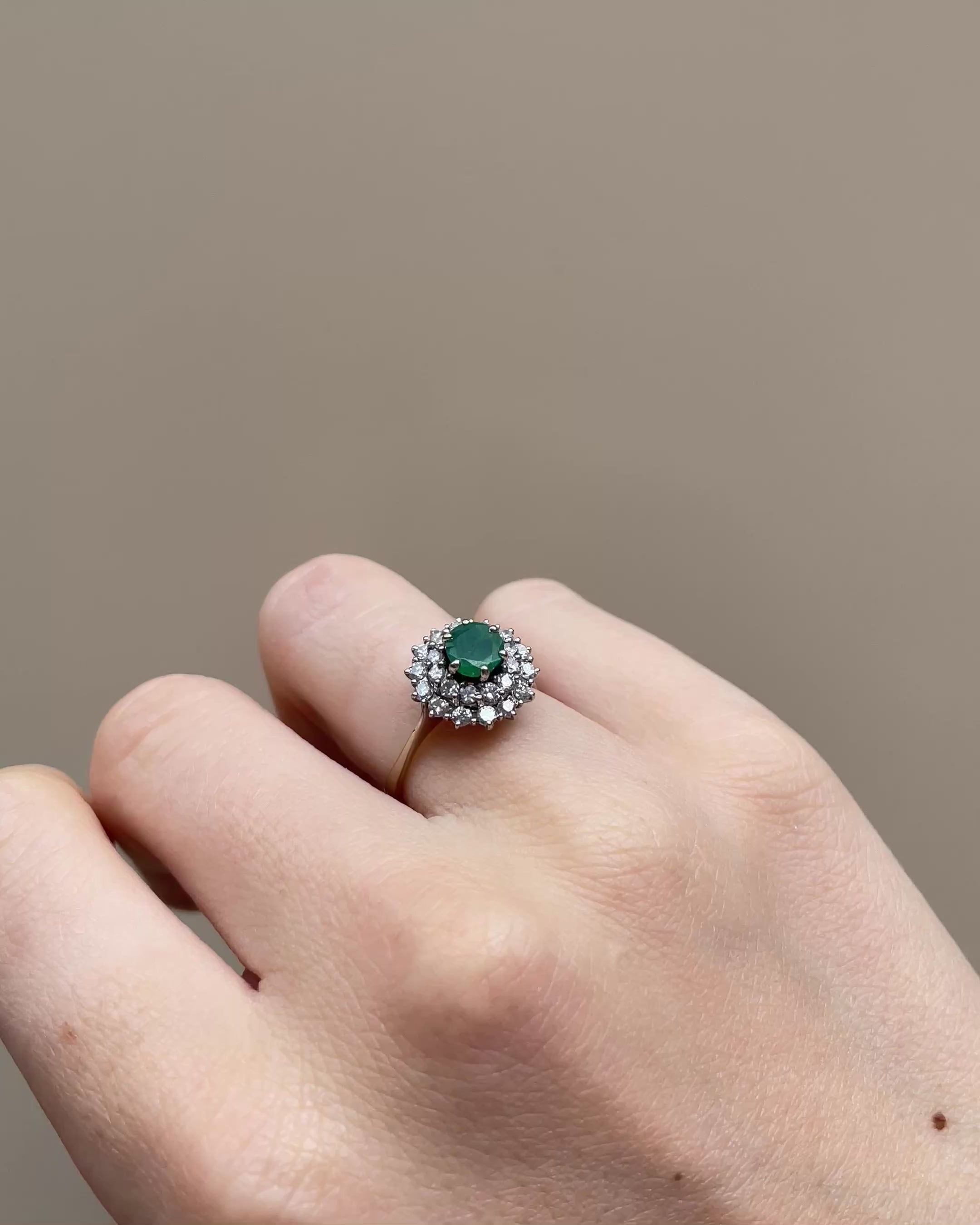 Bague Marguerite Emeraude 0.60 carat &amp; Diamants &quot;Elena&quot;