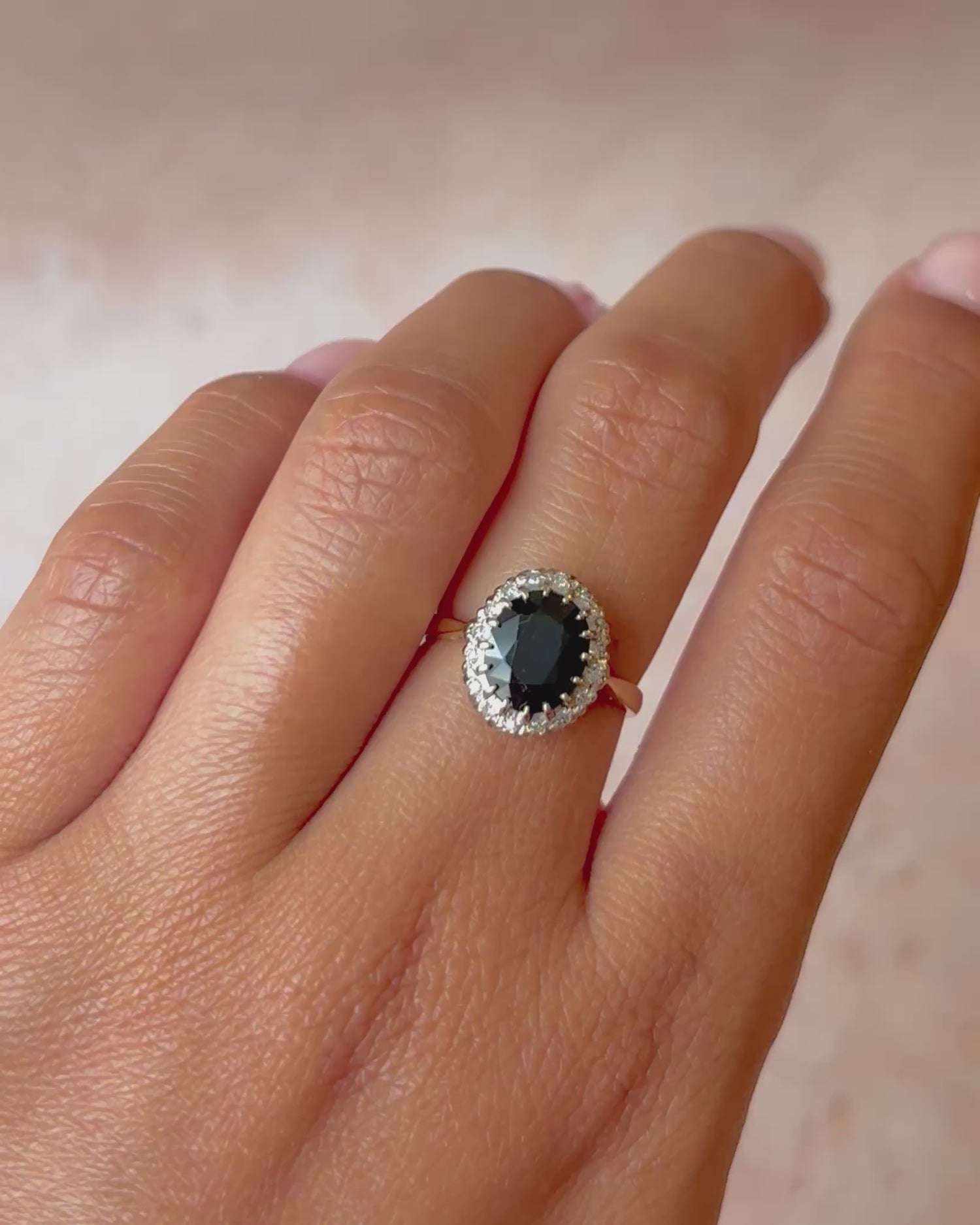 Bague Marguerite Saphir 1.70 carat &amp; Diamants "Lauranne"