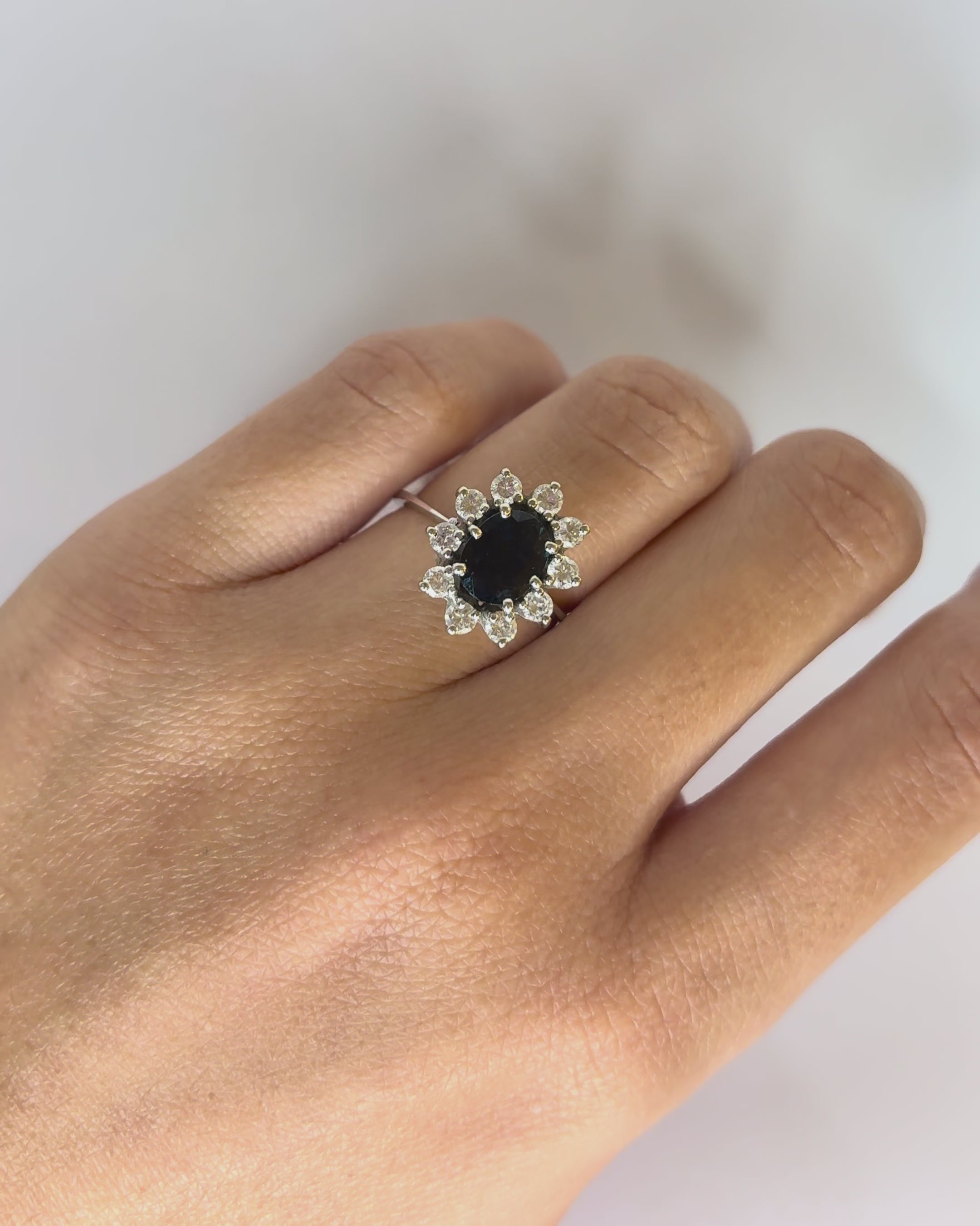 Bague Marguerite Saphir 1.75 ct &amp; Diamants 0.60 ct "Apolline"
