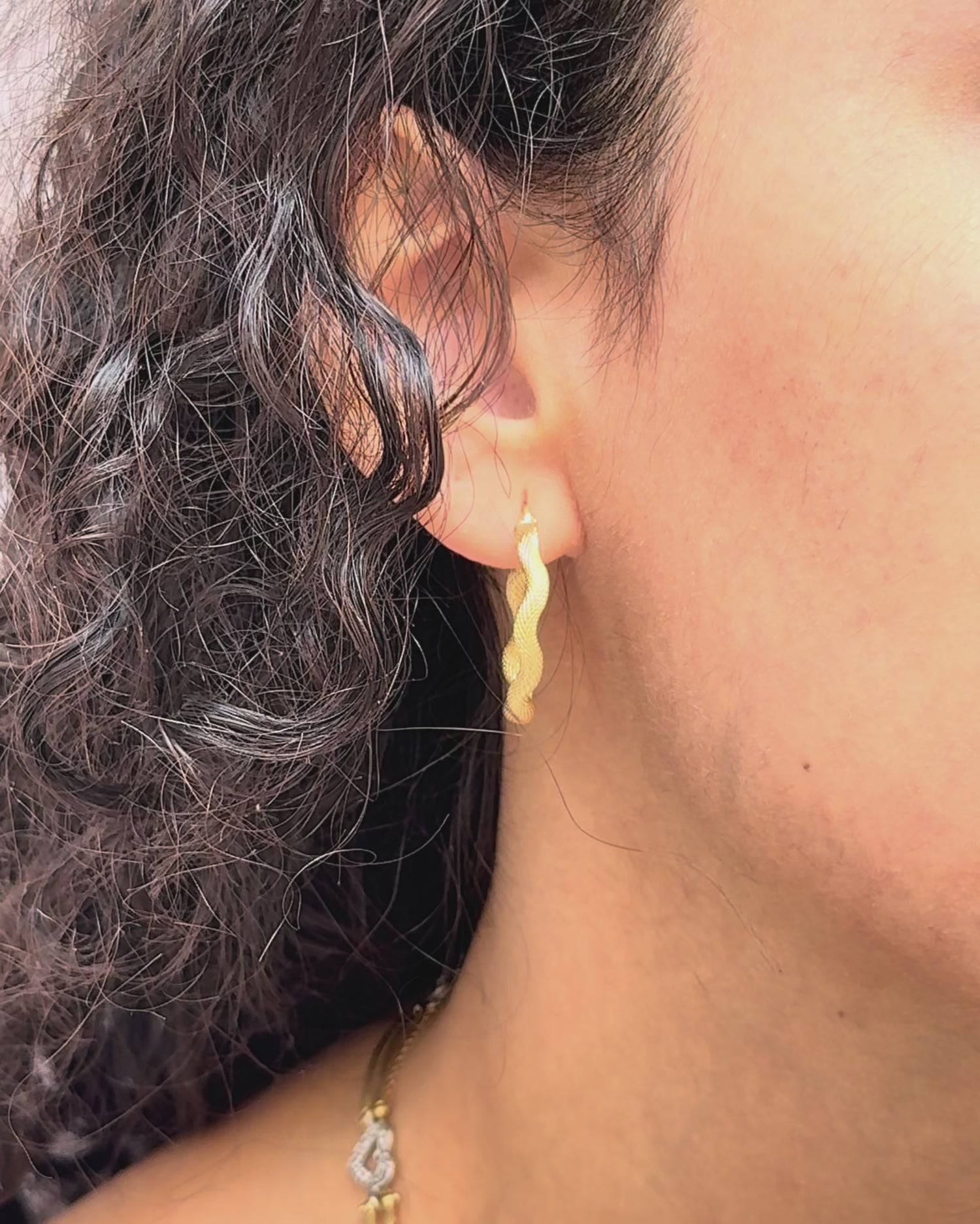 Créoles Or Jaune 18 carats 3.13g "Marina"