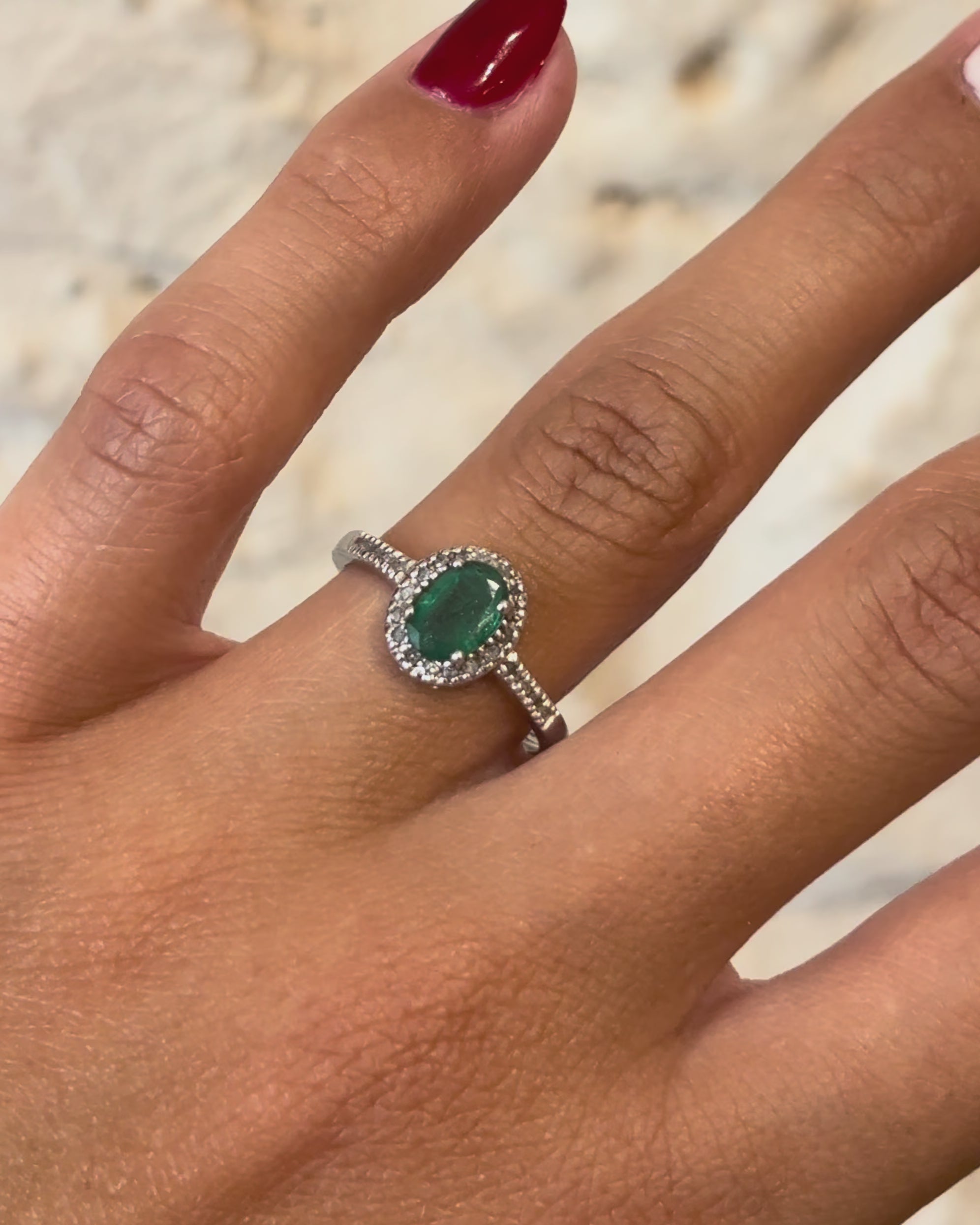 Bague Style Art-déco Émeraude 0.70 carat &amp; Diamants "Pamela"
