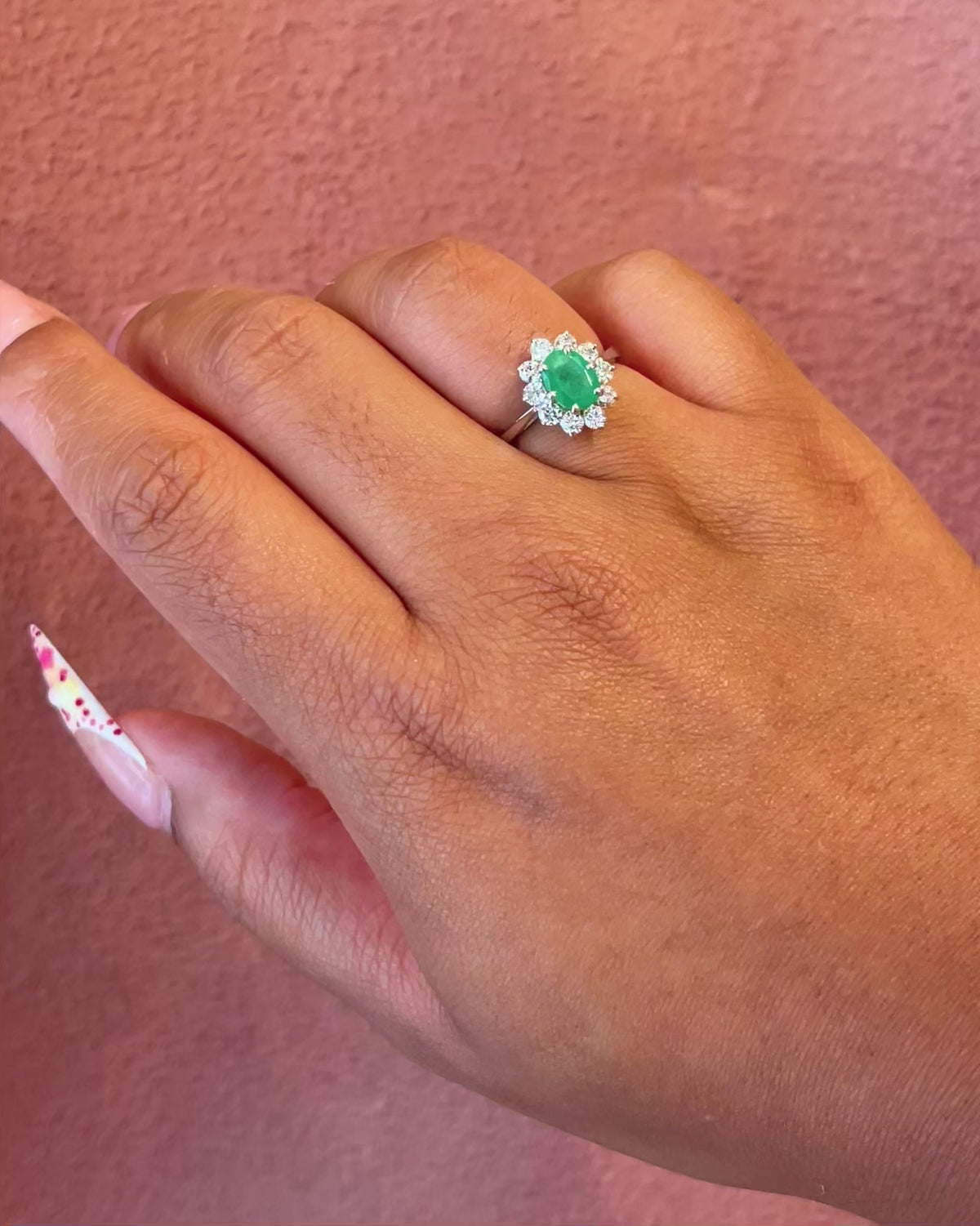 Bague Marguerite Émeraude 0.91 carat &amp; Diamants 0.30 carat "Ophélie"