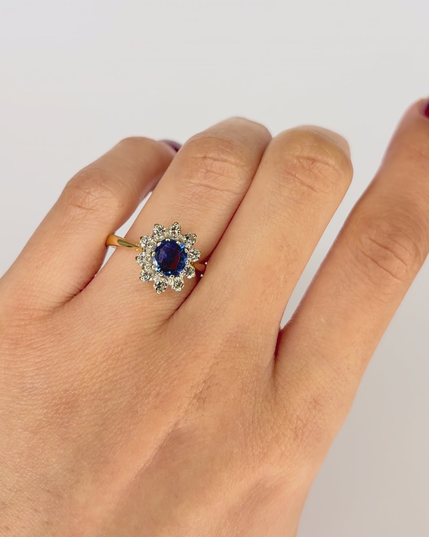 Bague Marguerite Saphir 1.20 carat &amp; Diamants 0.40 carat "Elisabeth"