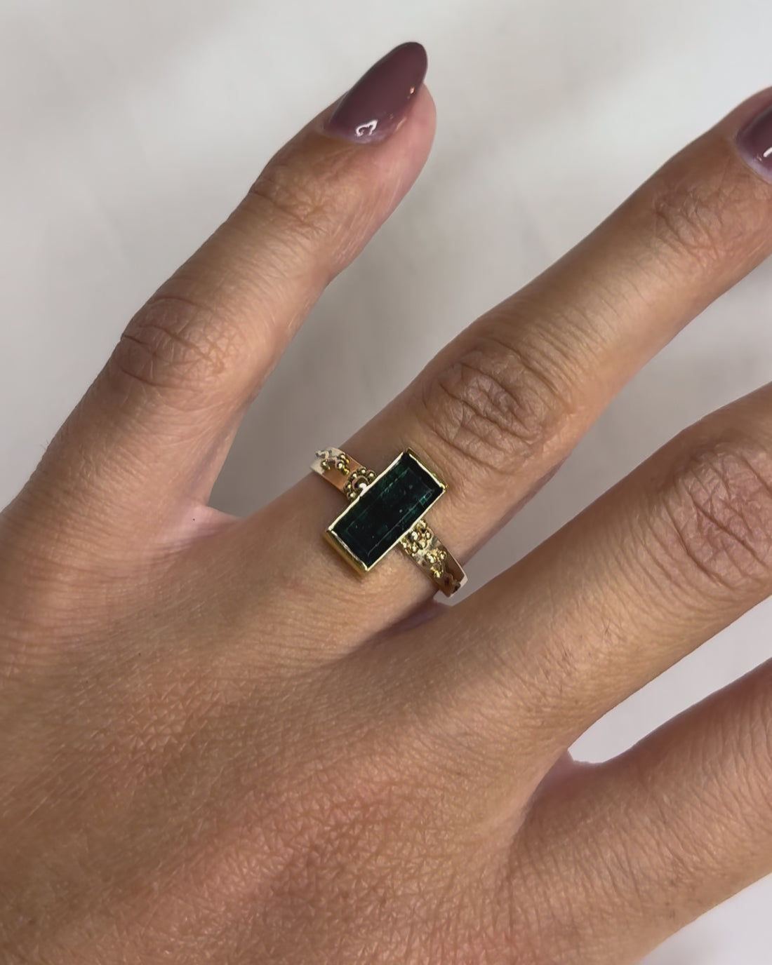 Bague Solitaire Tourmaline Verte 1.50 carat &quot;Louise&quot;