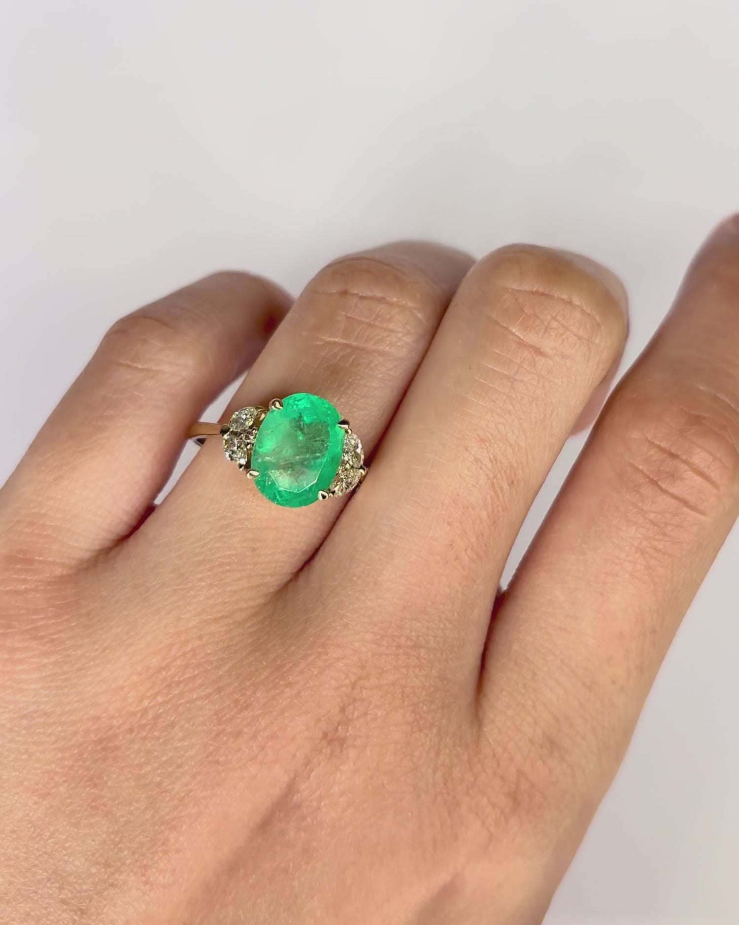 Emerald Trilogy Ring 2.90 Carats &amp; 6 Diamonds "Cléandre"