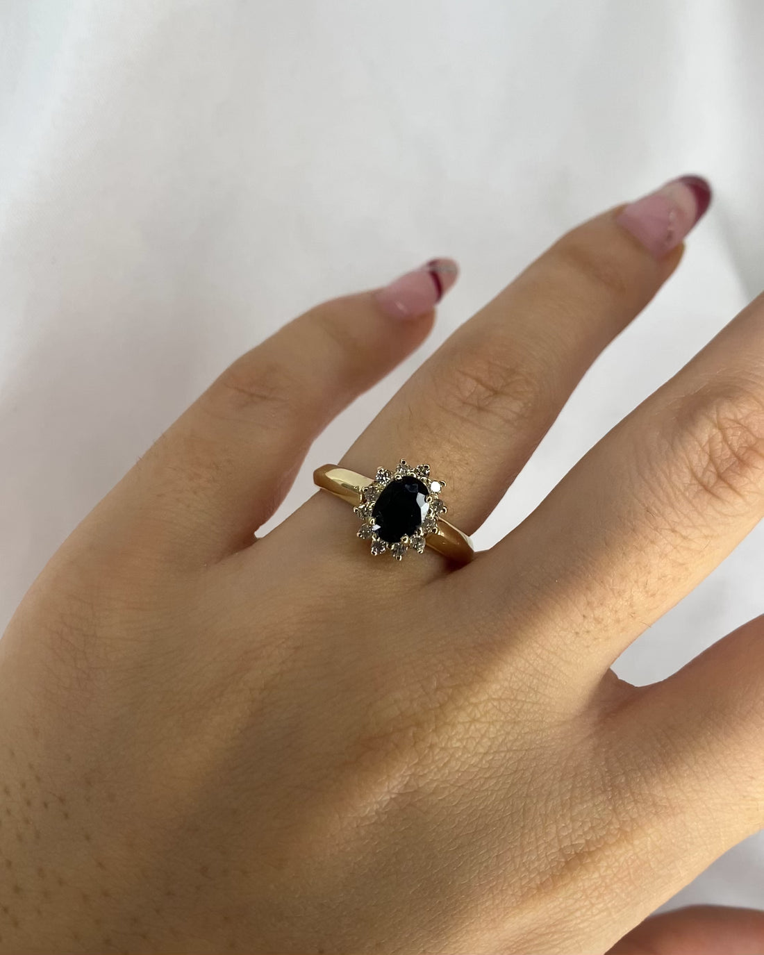 Bague Marguerite Saphir 1.35 ct &amp; 12 Diamants &quot;Yolaine&quot;