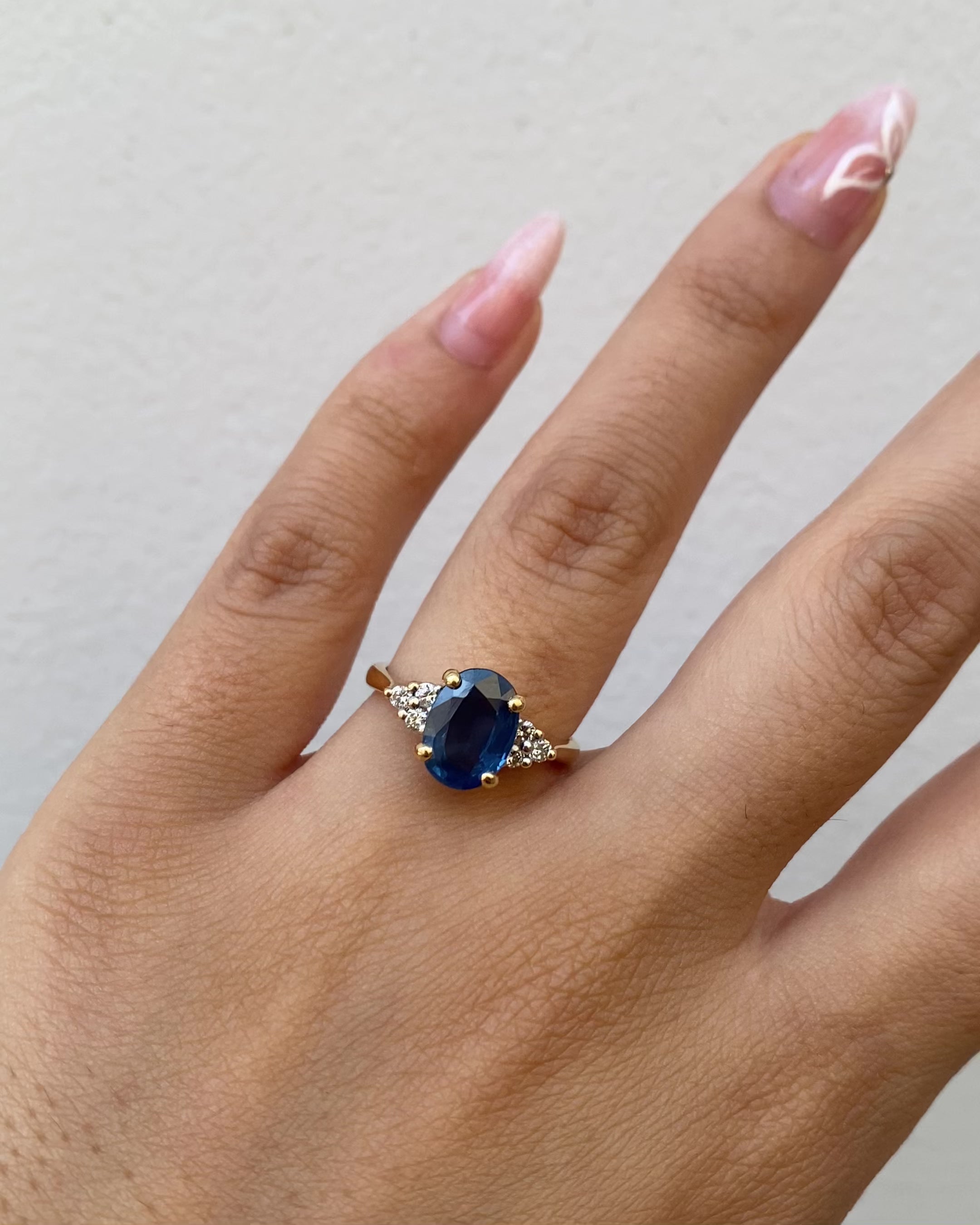 Bague Trilogie Saphir 2.30 carats &amp; Diamants &quot;Gena&quot;
