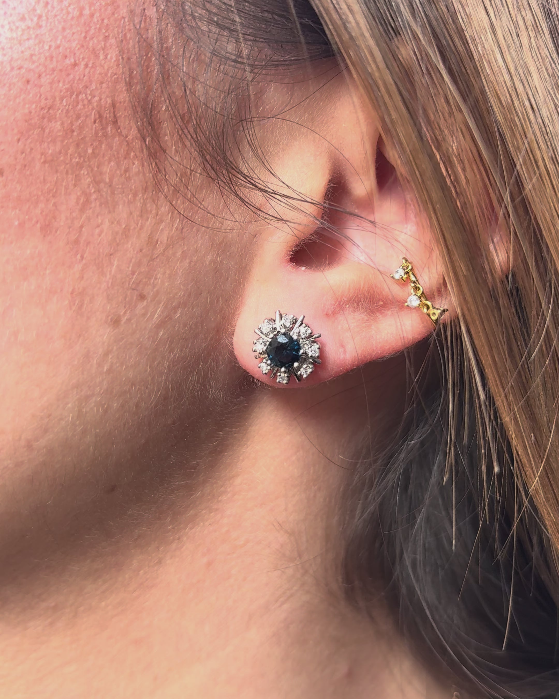 Daisy Stud Earrings Sapphires 1.56 carat &amp; 16 Diamonds "Esa"