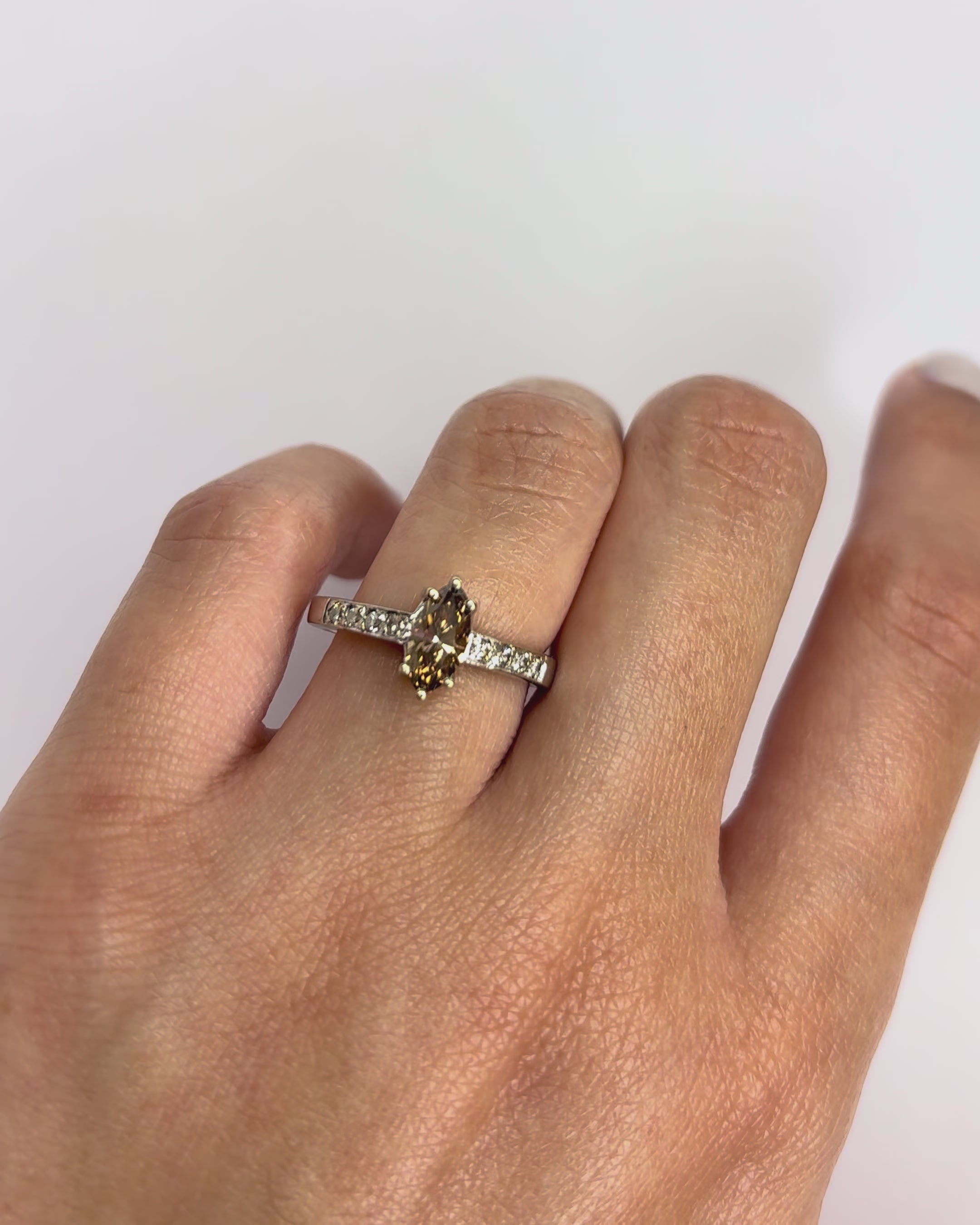 Bague Solitaire Diamant Chocolat 0.50 carat &amp; 8 Diamants "Mariam"
