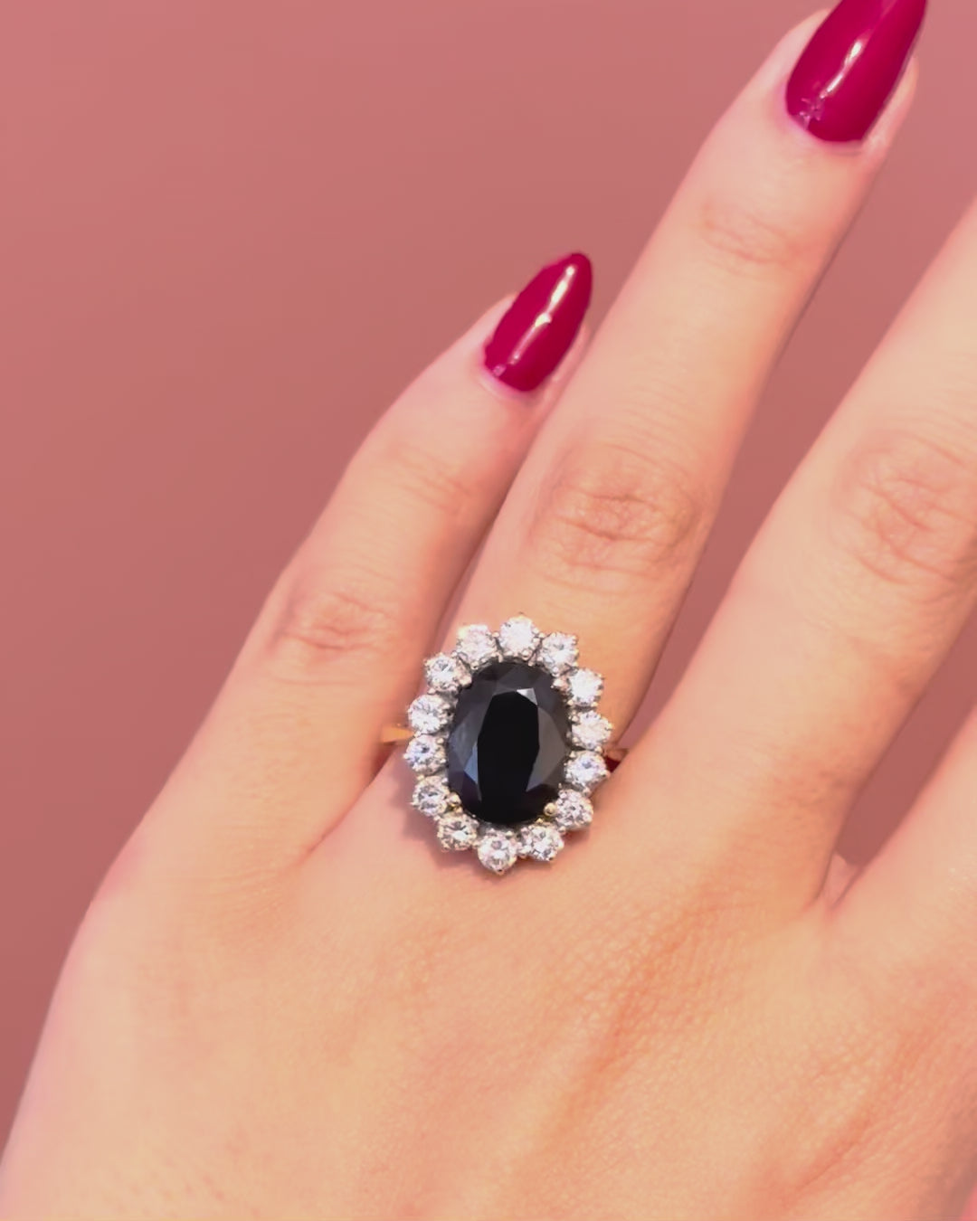 “Eleanore” Marguerite ring with a 5.60-carat sapphire and 1.12 carats of diamonds, 7.06 g