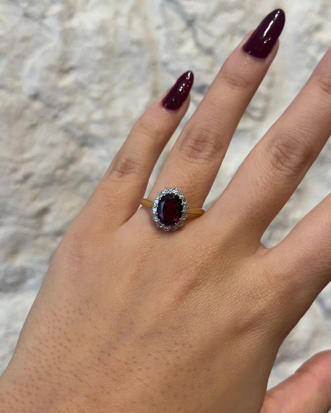 Bague Marguerite Grenat 2.10 carats &amp; Diamants &quot;Iléane&quot;