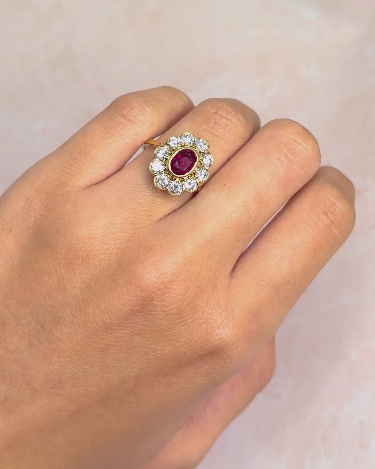 Bague Marguerite Rubis 0.76 carat &amp; Diamants 1 carat "Océane"