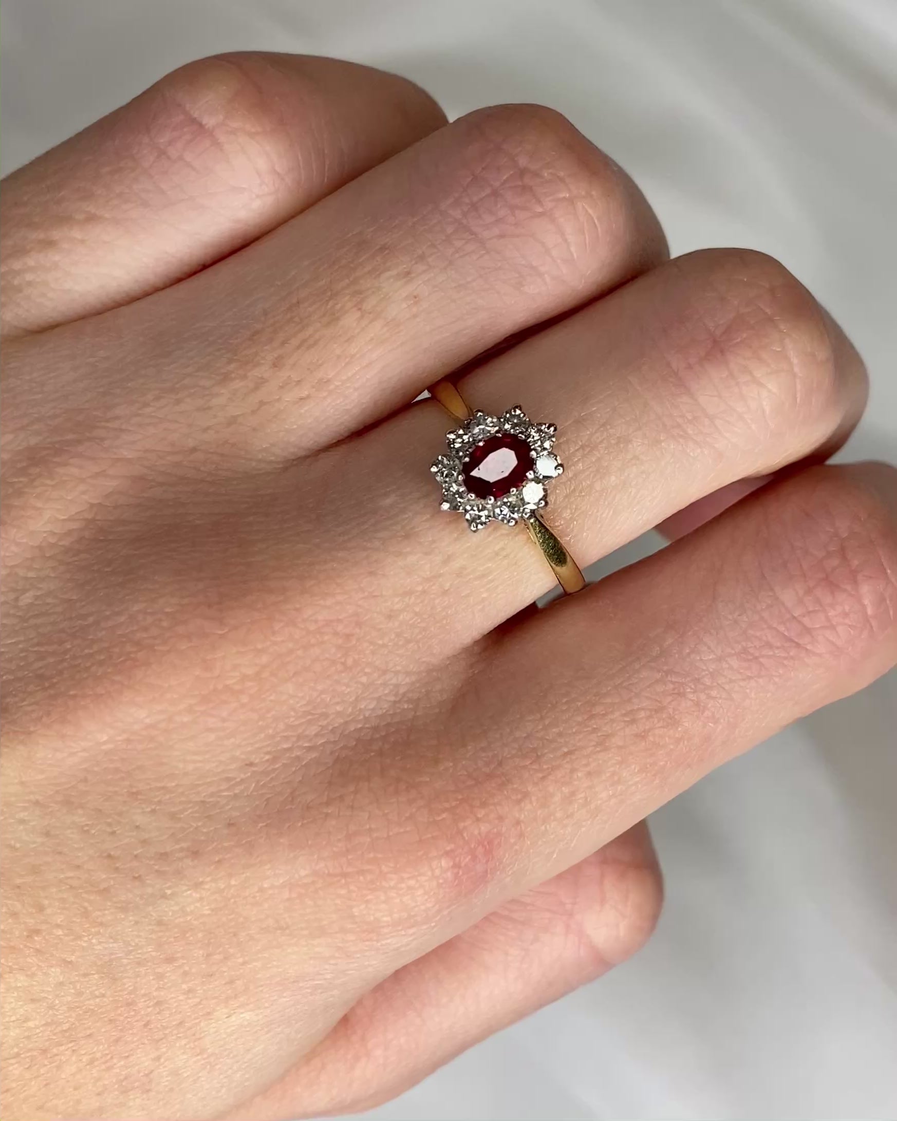 Bague Marguerite Rubis 0.48 carat &amp; Diamants "Nadia"