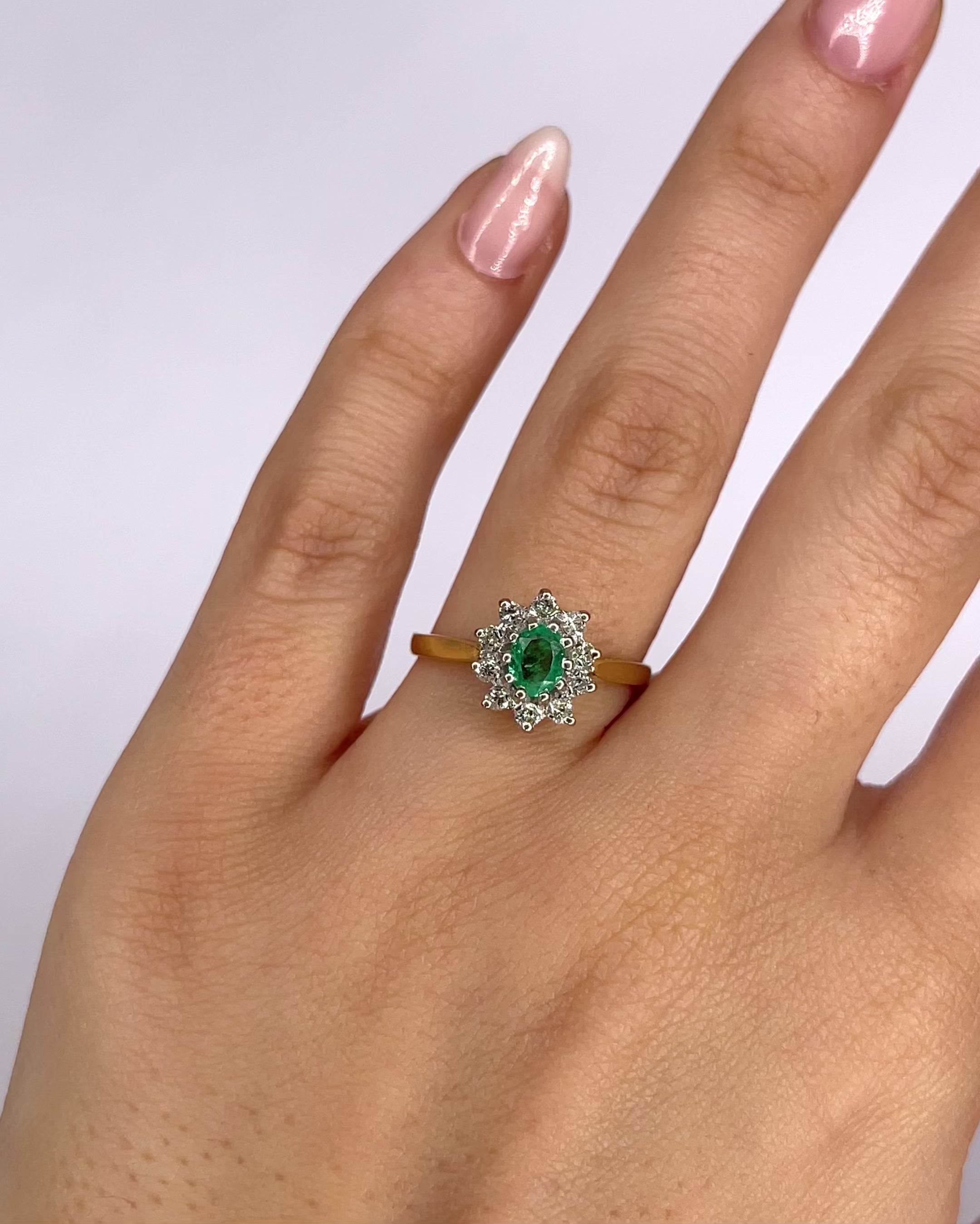 Emerald &amp; Diamond Daisy Ring "Florie"