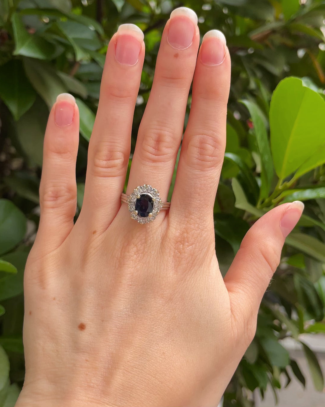 Bague Marguerite Saphir 1.90 carat &amp; Diamants 1.90 carat &quot;Joélya&quot;