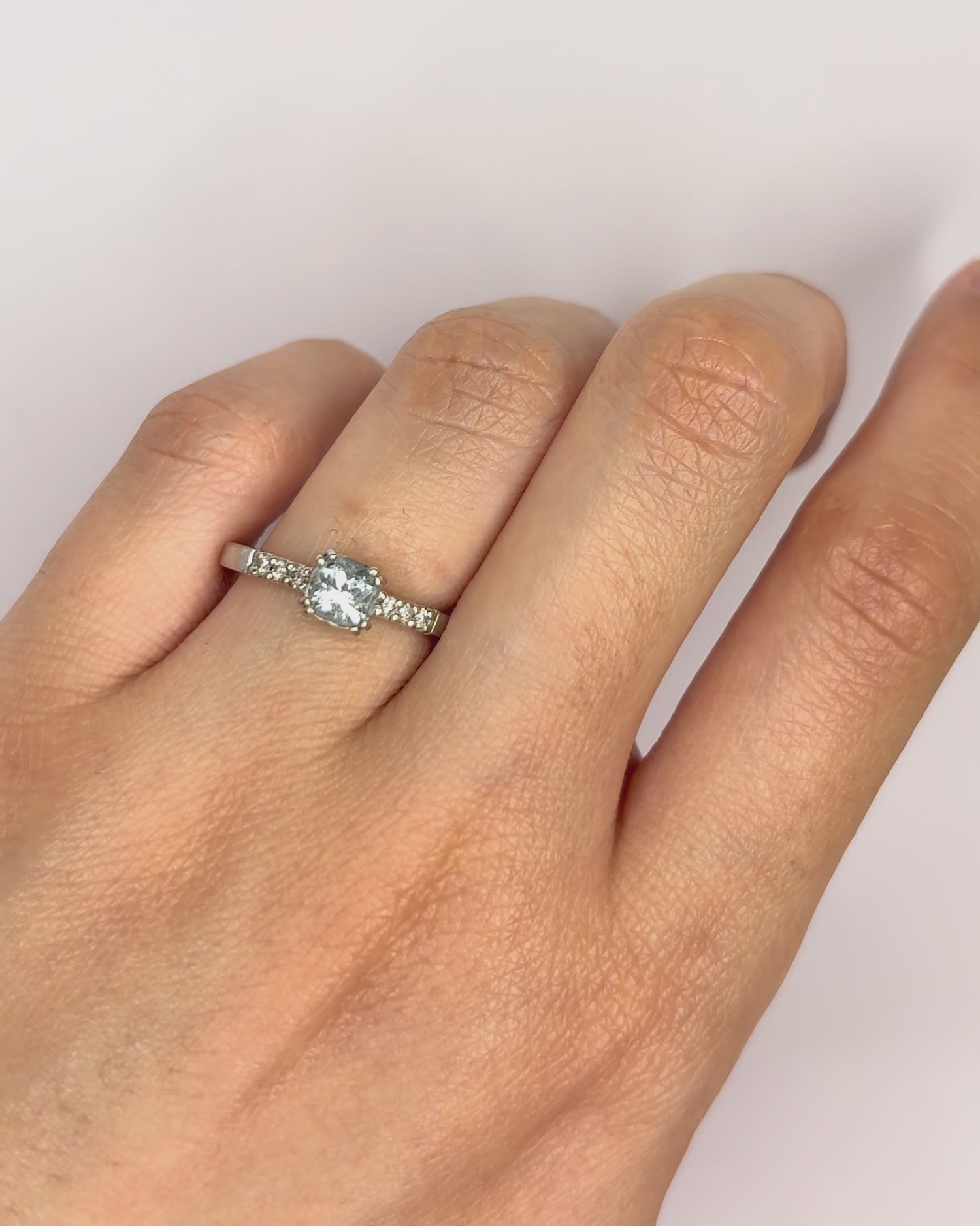 Bague Solitaire Aigue-Marine 0.60 carat &amp; Diamants "Lisa"