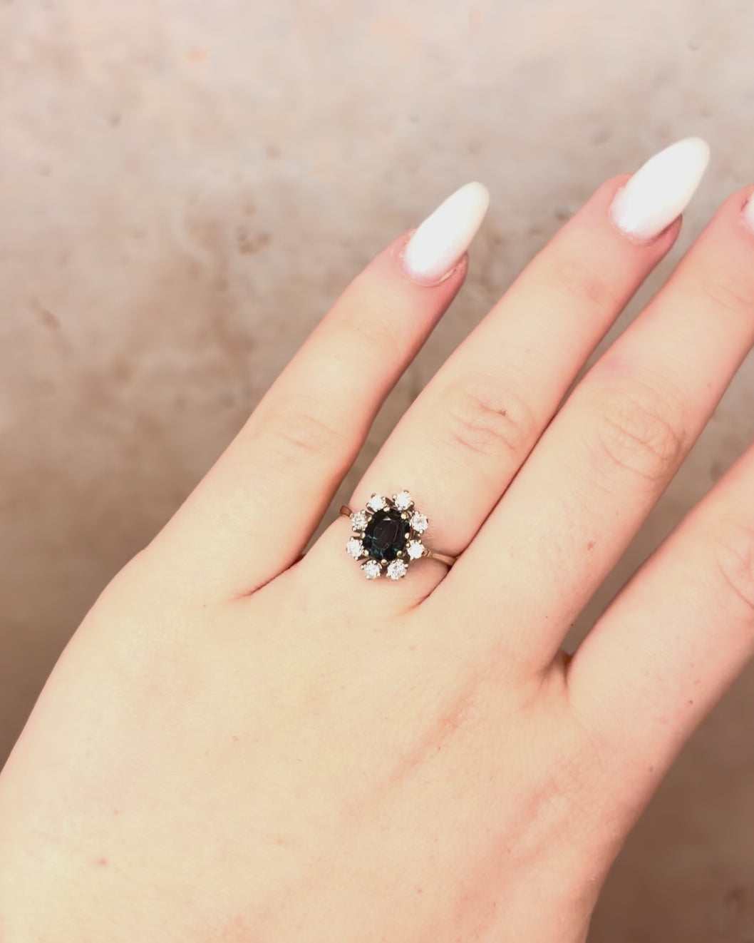Anillo Marguerite Zafiro 1.10 quilates y diamantes "Léa"