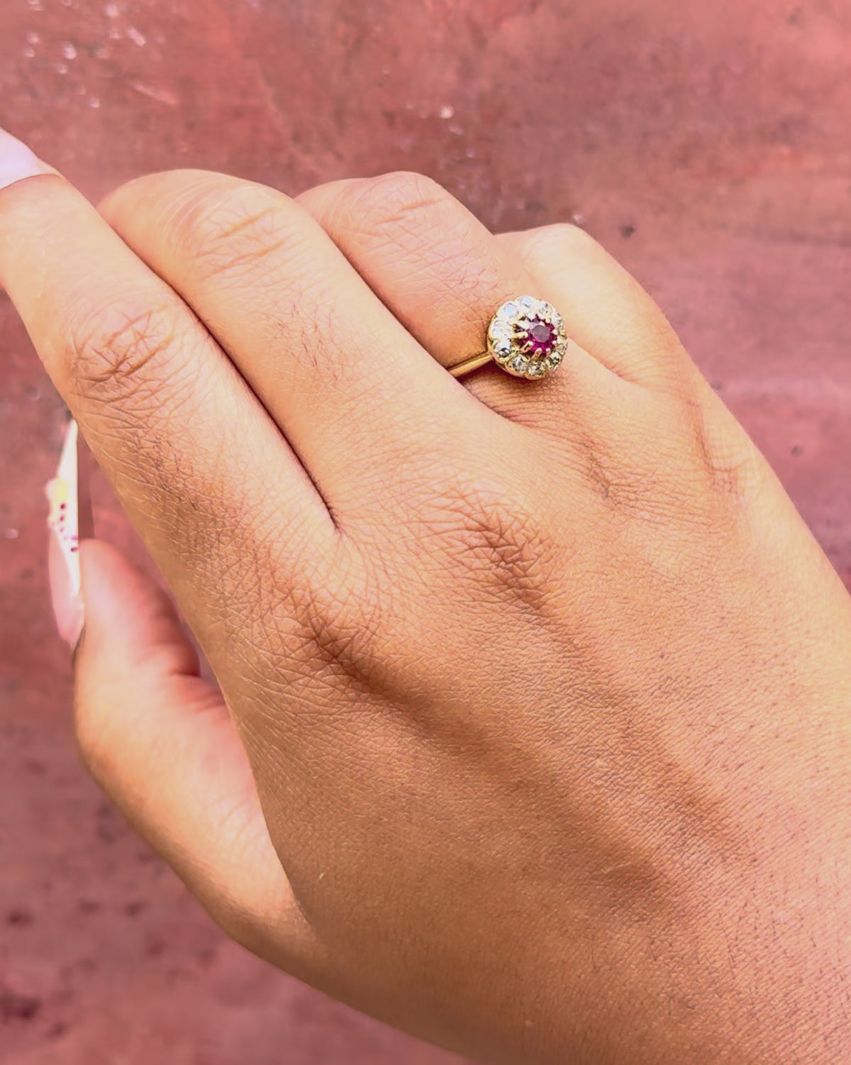 0.50-carat Ruby Daisy Ring &amp; 0.40-carat Diamonds "Marjolaine"