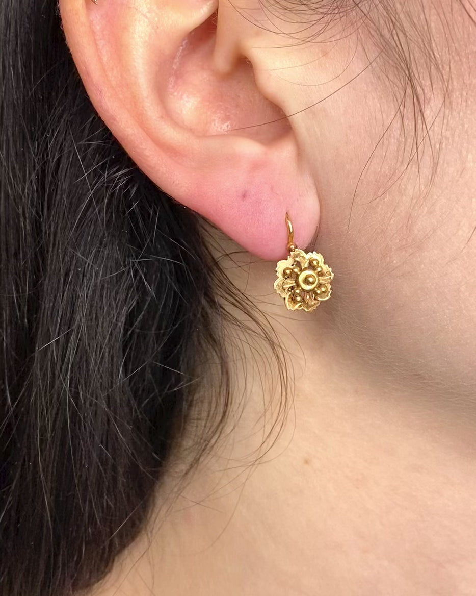 Pendientes Dormilones Oro Amarillo 18 quilates "Clair"