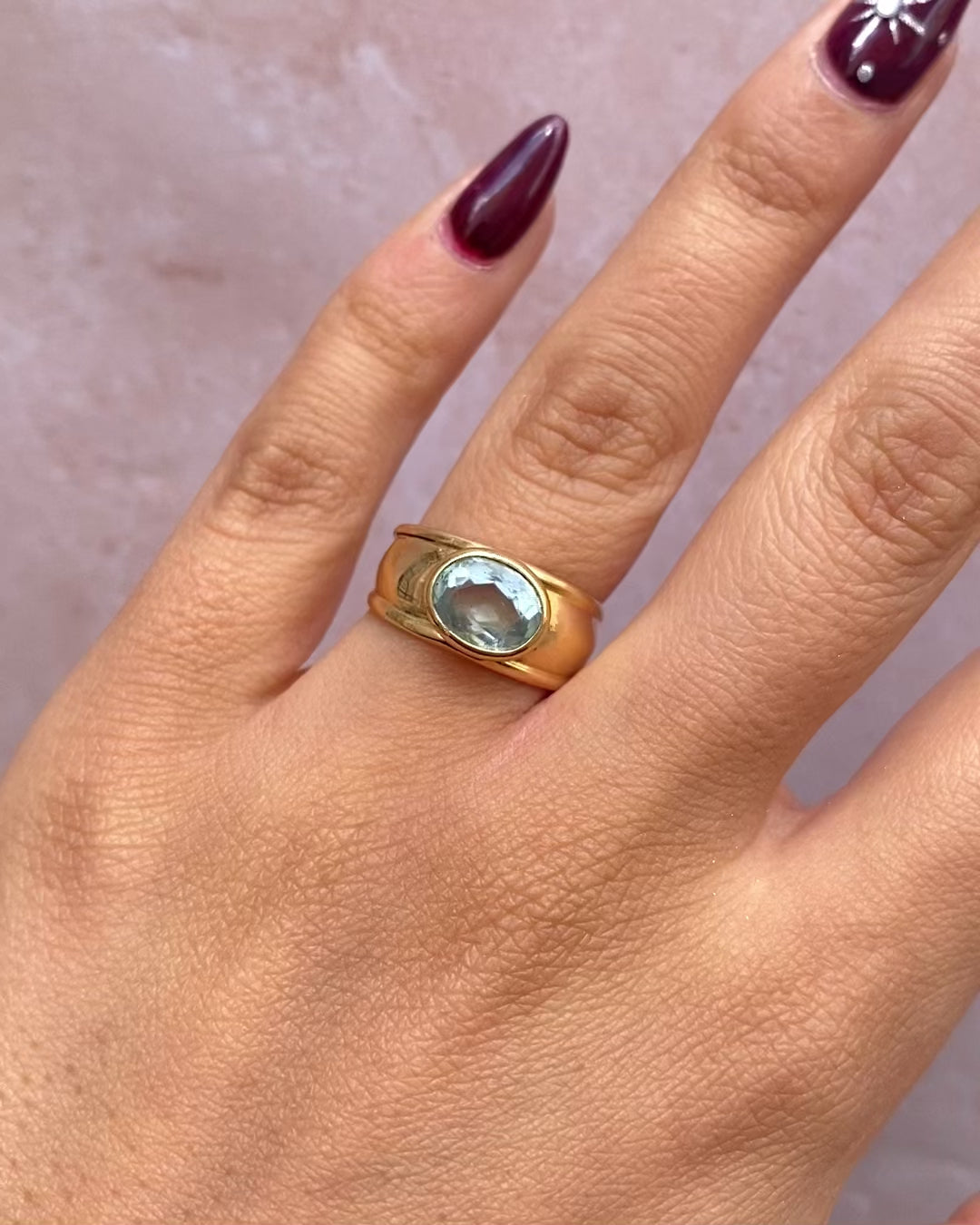 Aquamarine 1.75 Carat Band Ring "Amélia"