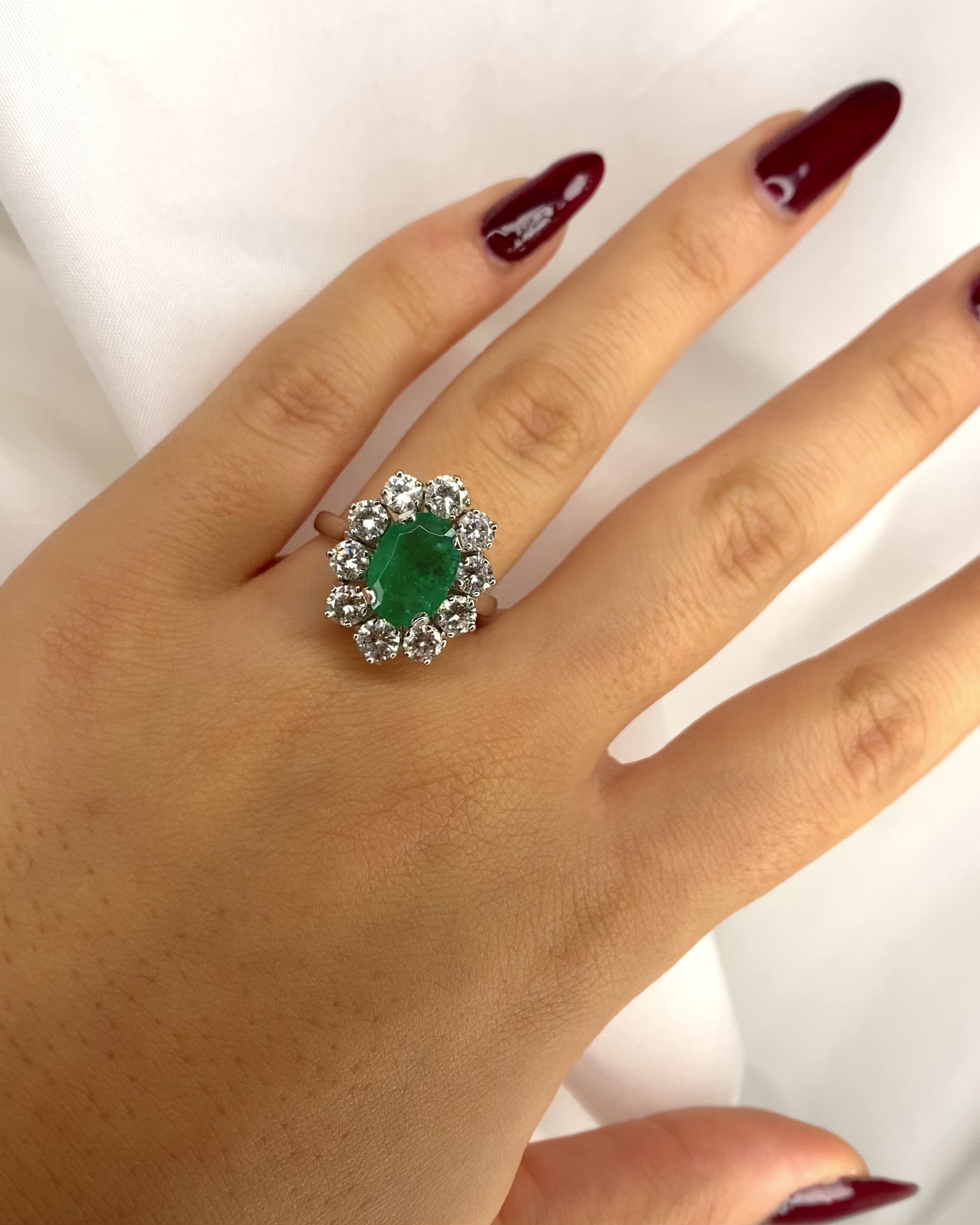 Bague Marguerite Émeraude 2.50 carats &amp; Diamants 2.50 carats &quot;Simone&quot;