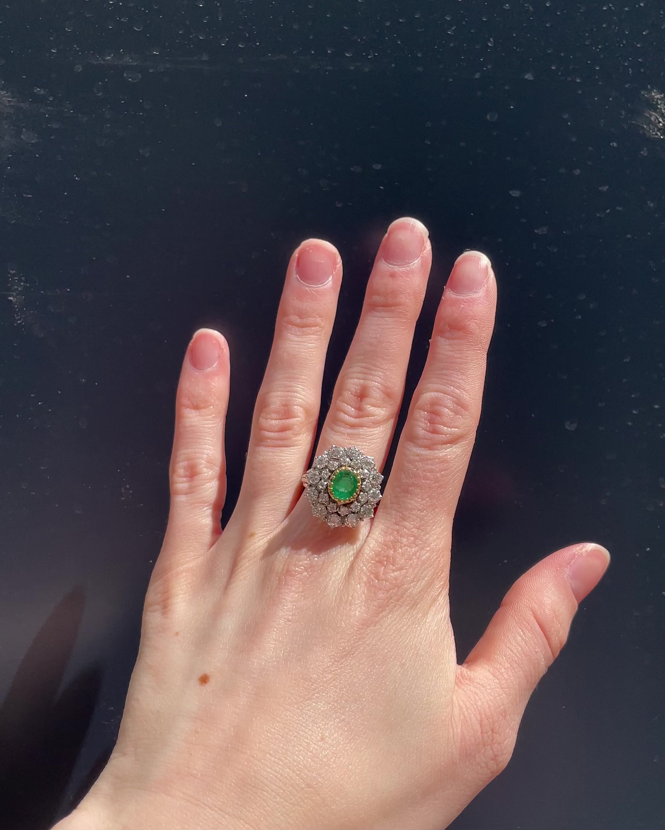 Bague Marguerite Emeraude 0.90 carat &amp; Diamants 1.32 carat "Bruna"