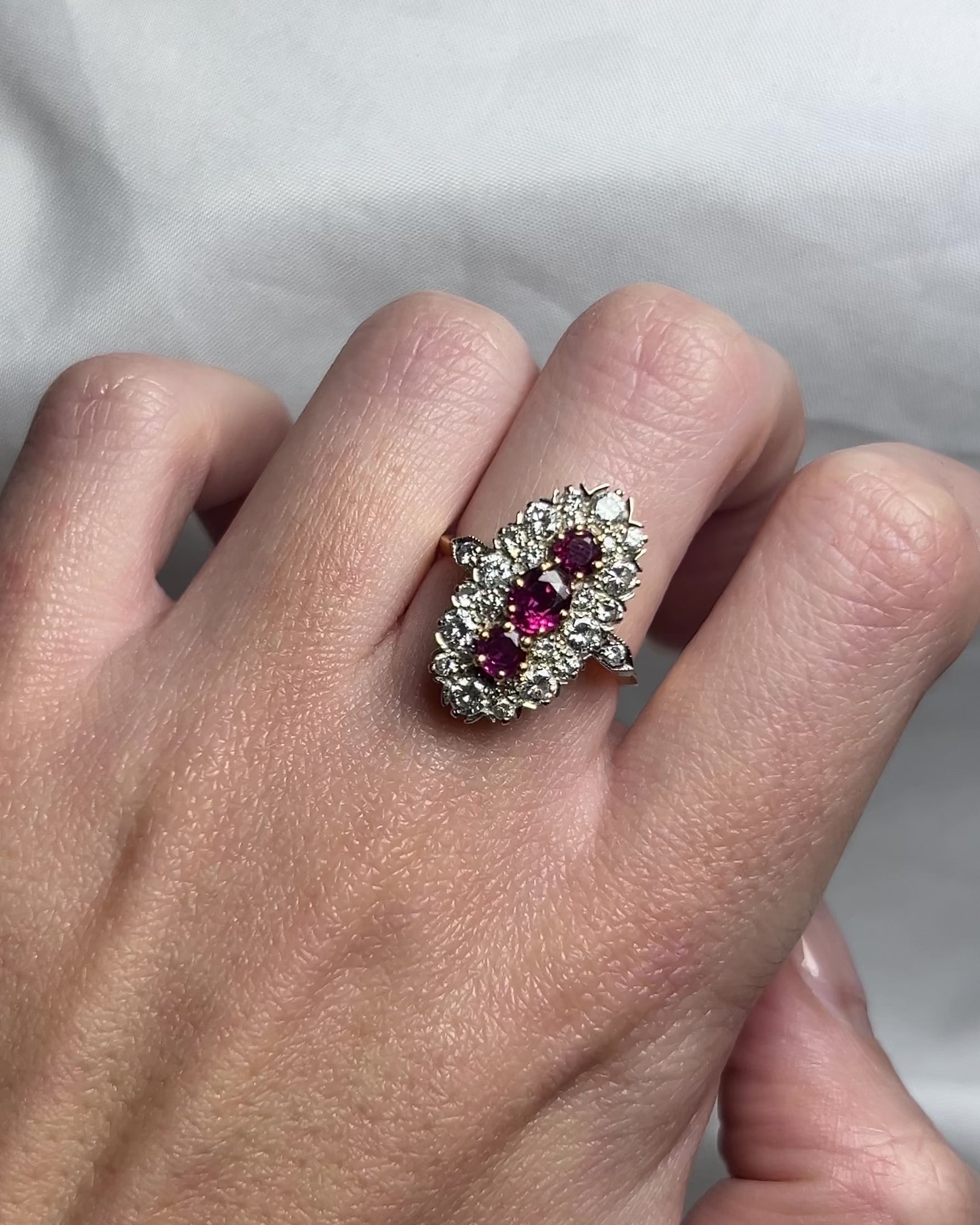 Bague Marquise Rubis 1.10 carat &amp; Diamants 0.86 carat "Emmanuella"