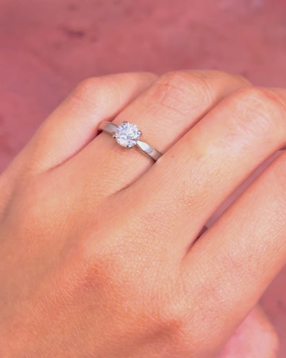 0.65-carat Diamond Solitaire Ring 4.39g "Flavie"