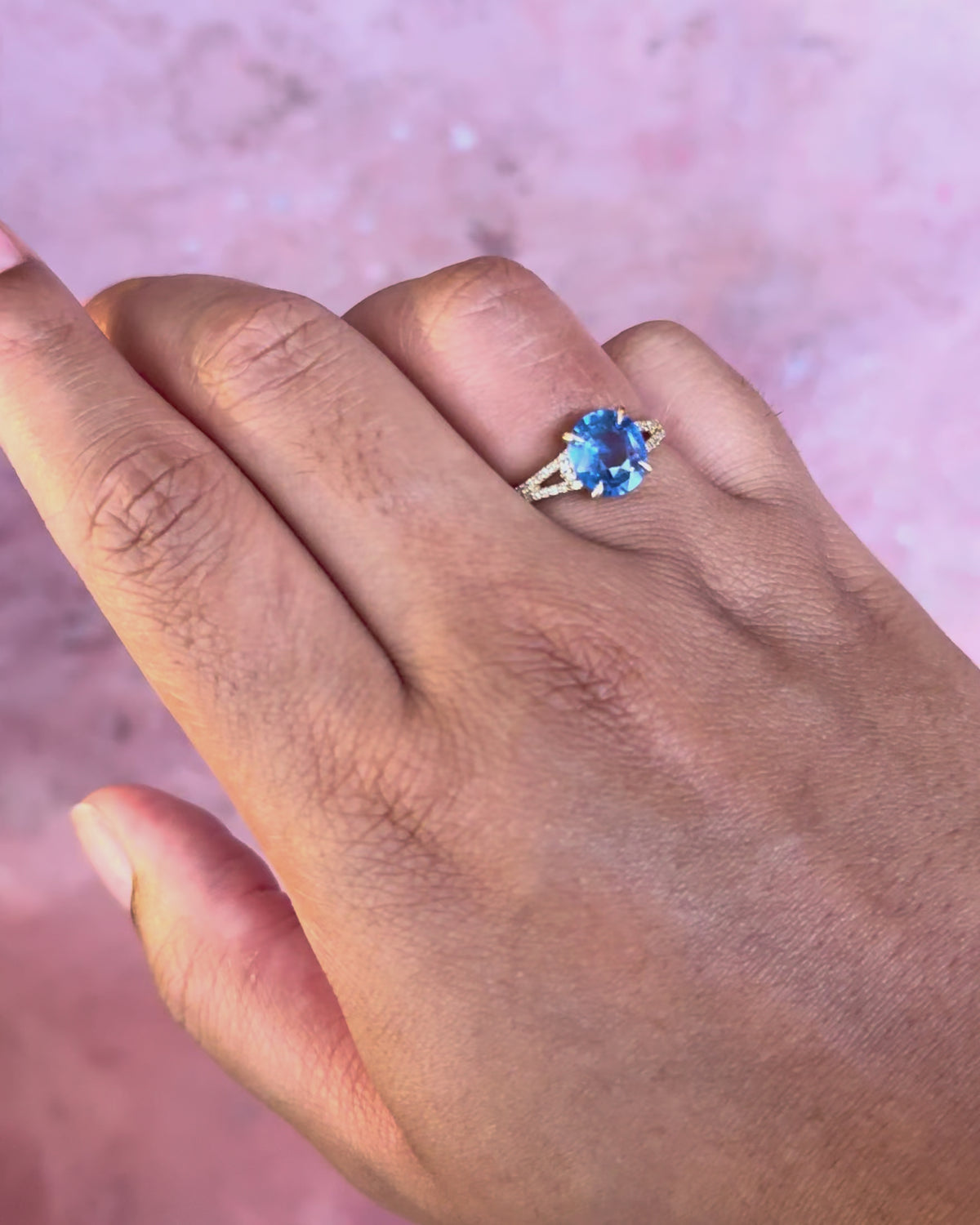 2.64-carat Sapphire &amp; Diamond Solitaire Ring "Romane"