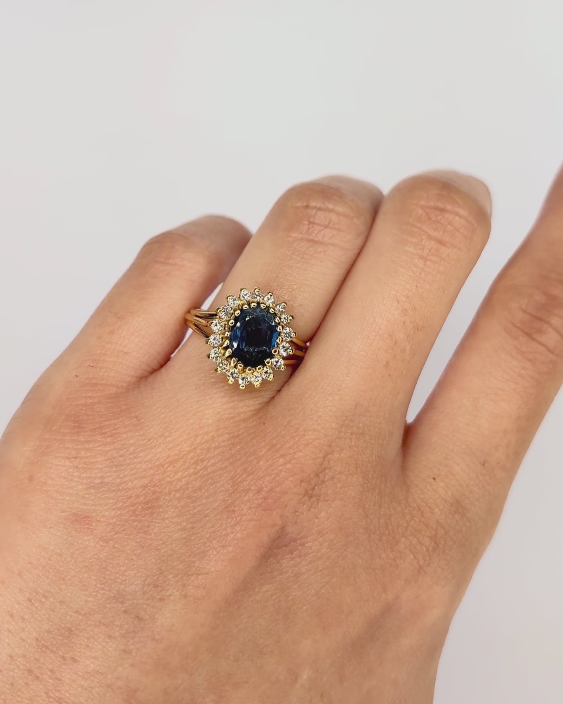 Daisy Sapphire Ring 1.94 carat &amp; Diamonds 0.40 carat "Elena"