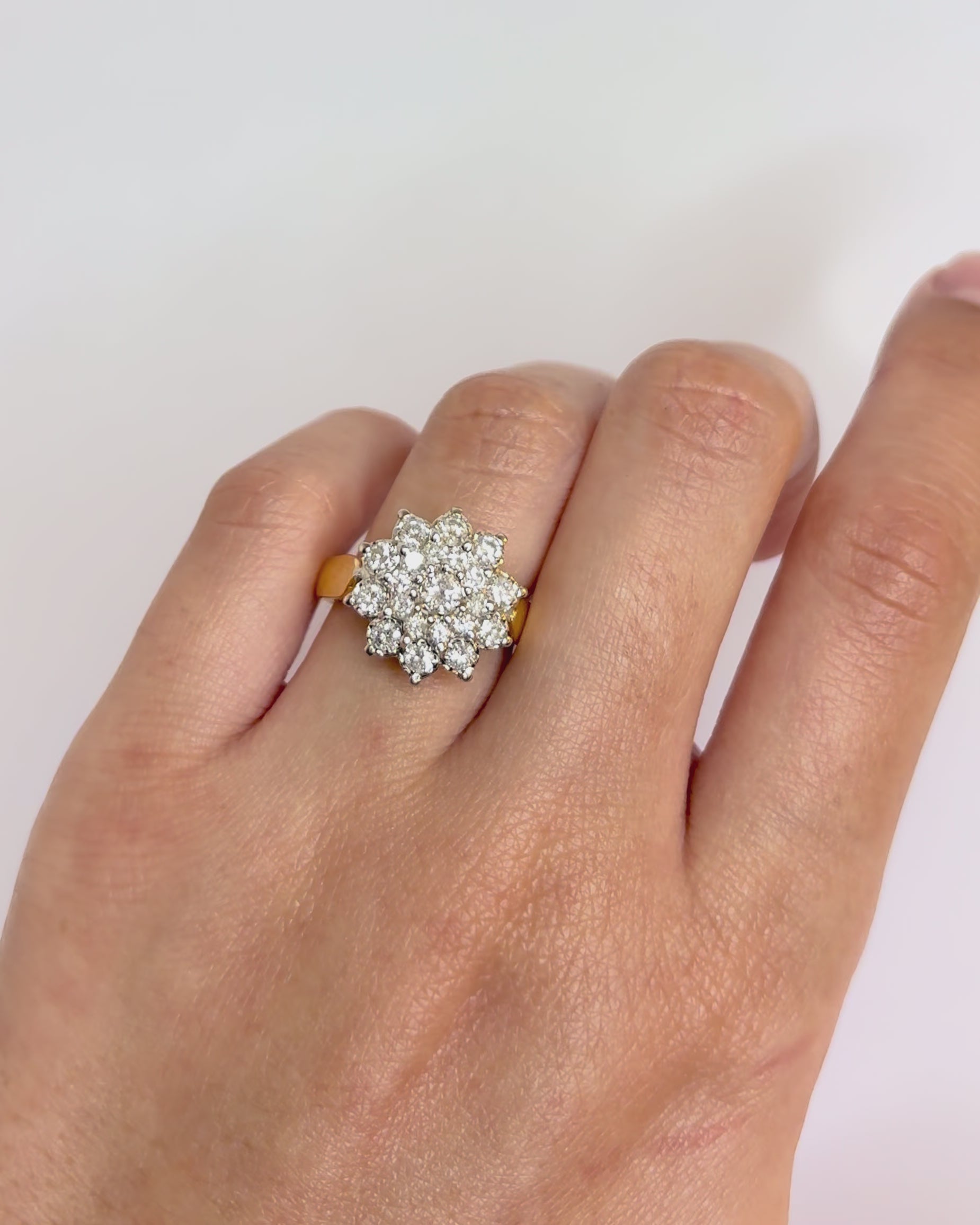 Bague marguerite diamant 1.20 carat "Monica"