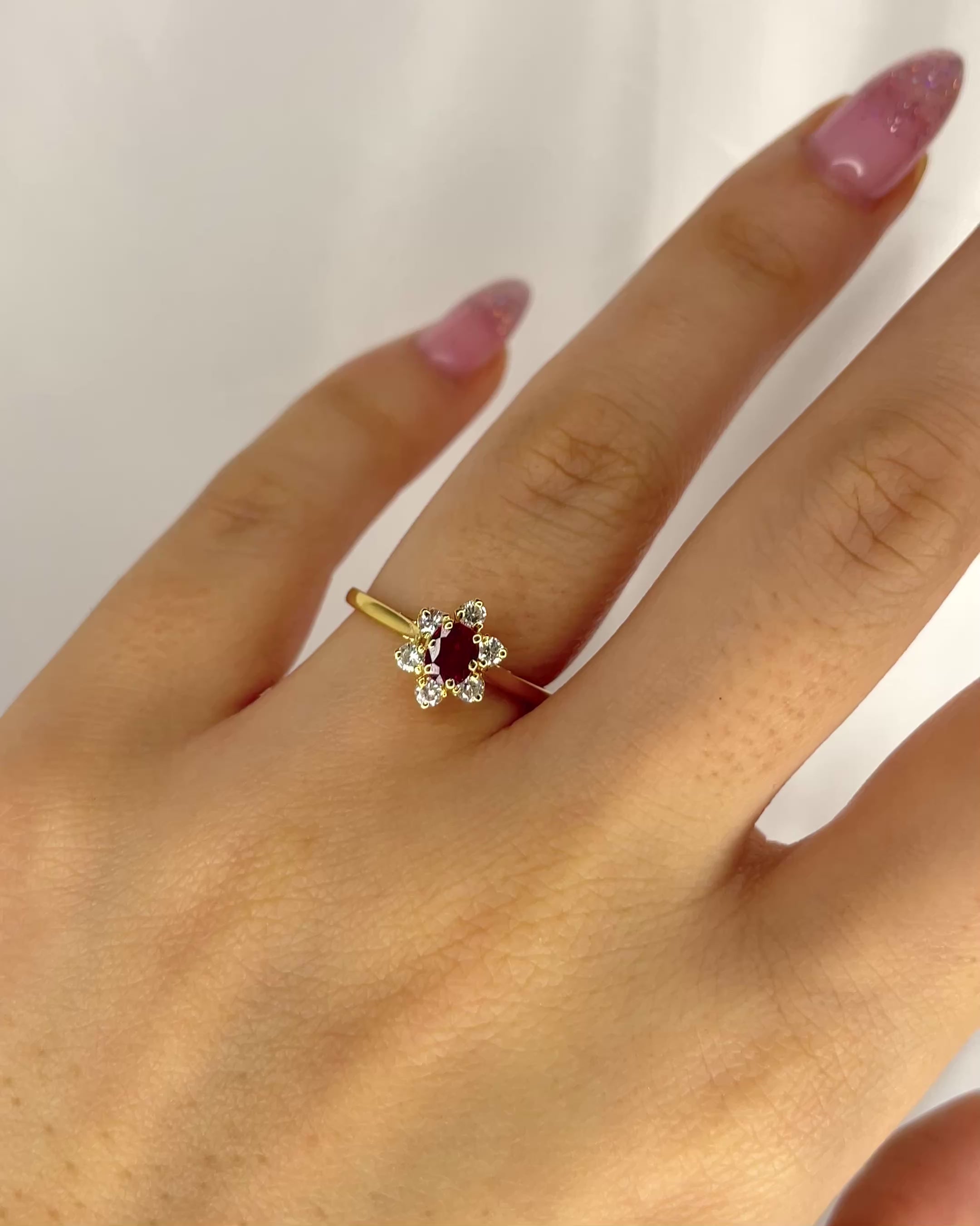 Anillo Marguerite Rubí 0,35 quilates y diamantes "Romane"