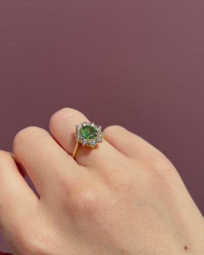 Bague Marguerite Emeraude 0.90 carat &amp; Diamants 0.92 carat &quot;Cyprie&quot;