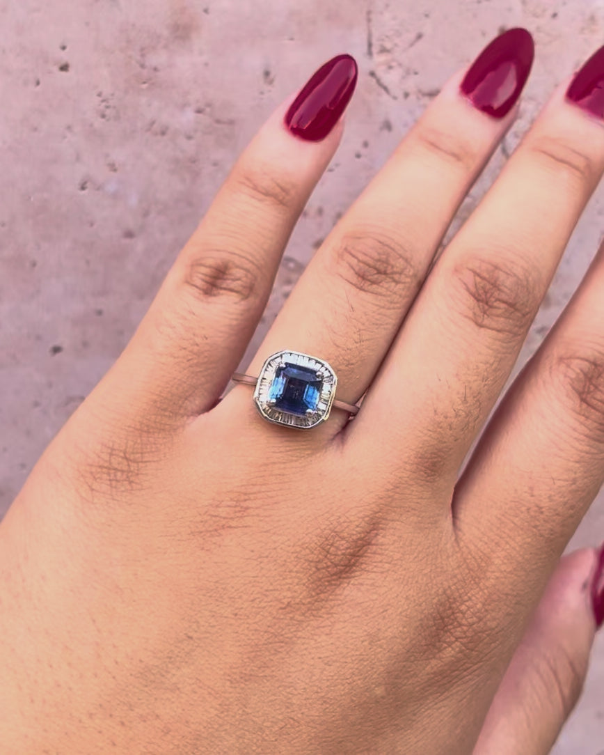 Bague Marguerite Cyanite 2.40 carats &amp; Diamants 0.32 carat "Lise"