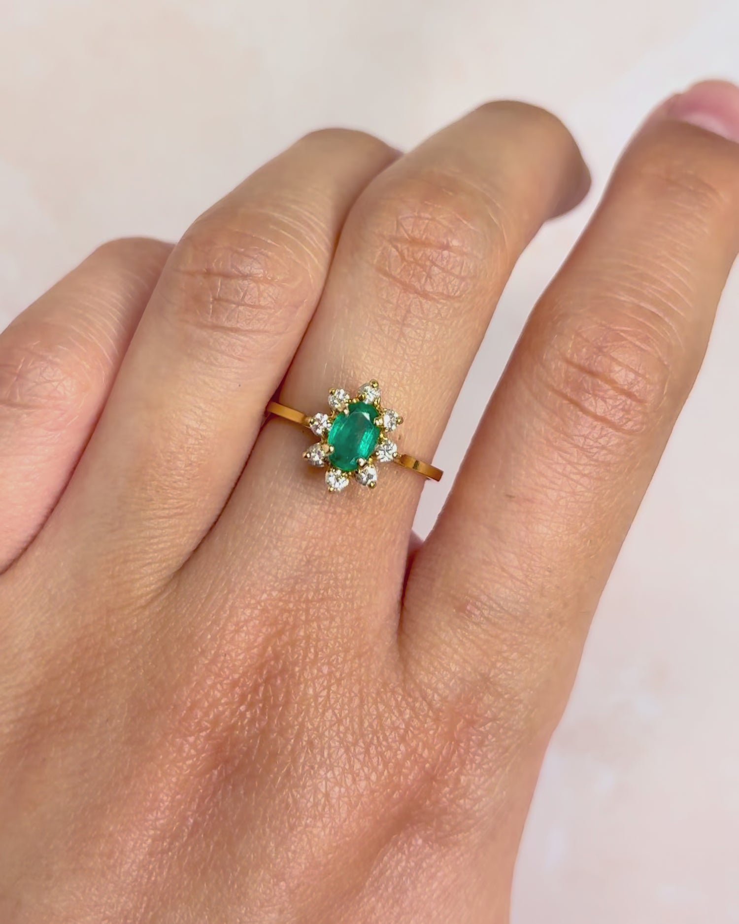 Bague Marguerite Émeraude &amp; Diamants "Carla"