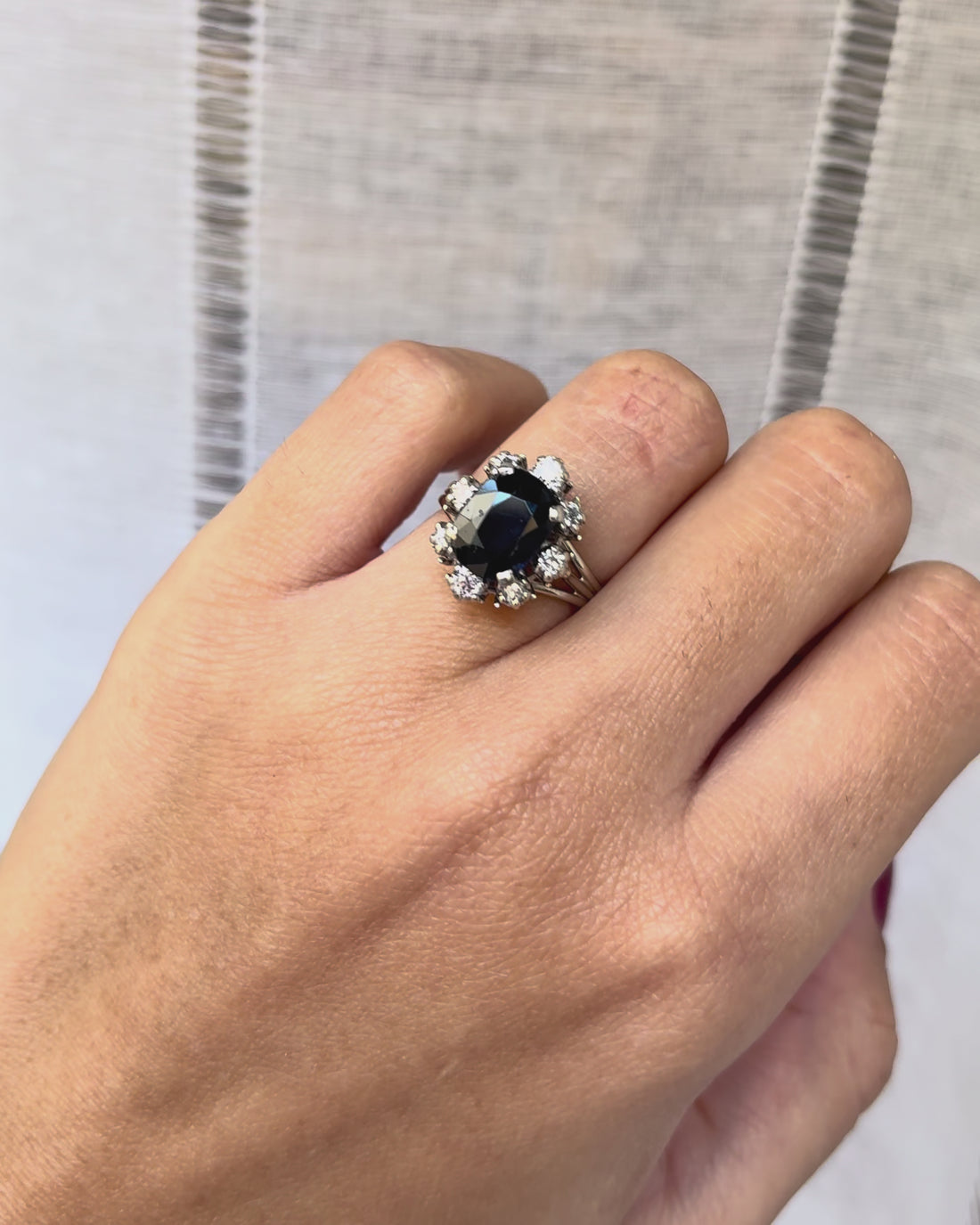 Bague Marguerite Saphir 2.60 carats &amp; Diamants 0.34 carat &quot;Kaitlyn&quot;