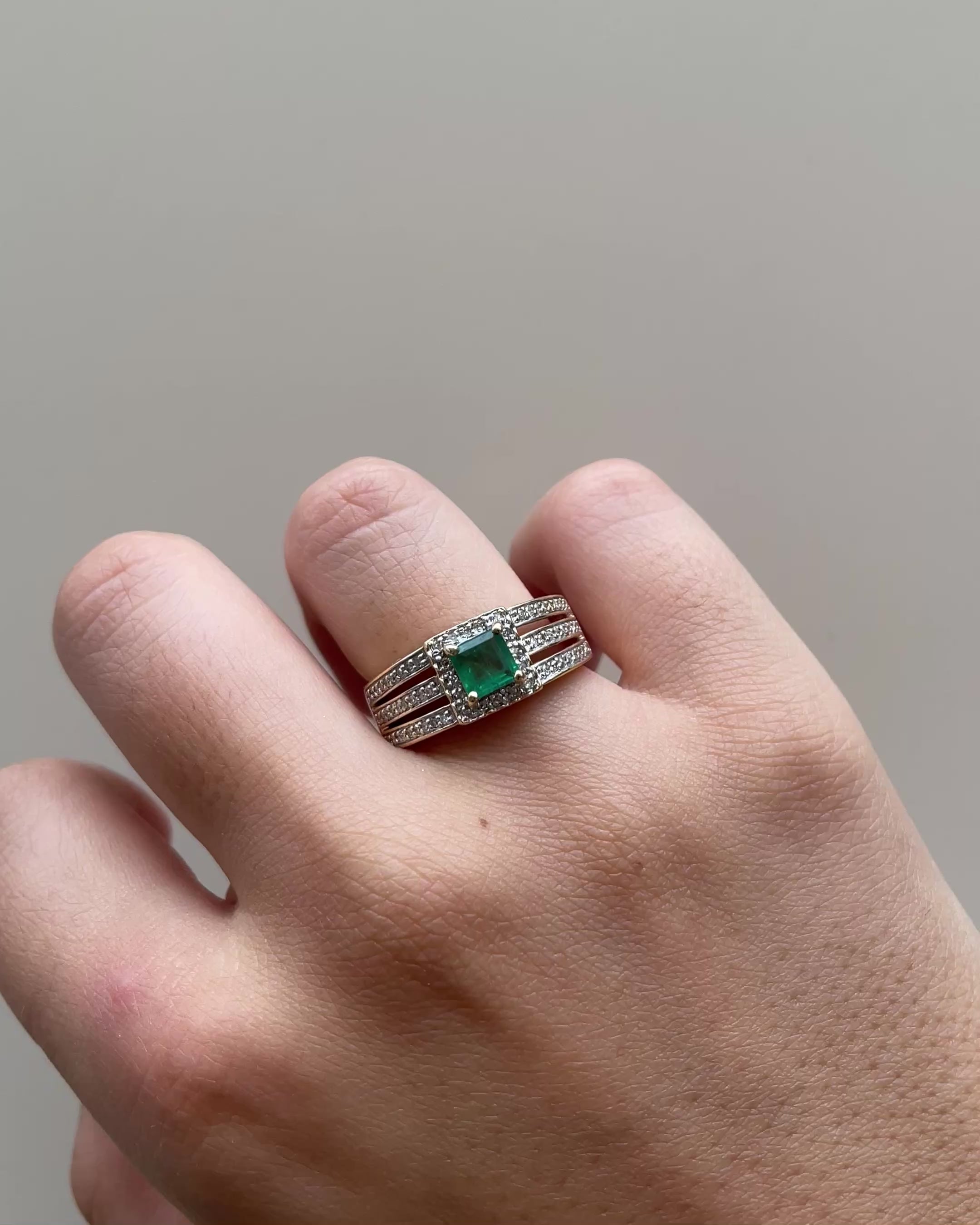 Emerald 0.50 carat Bangle Ring &amp; 70 Diamonds "Jenaya"