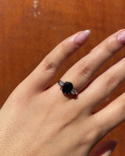 Bague Trilogie Saphir 1.90 carat &amp; Diamants “Daria”