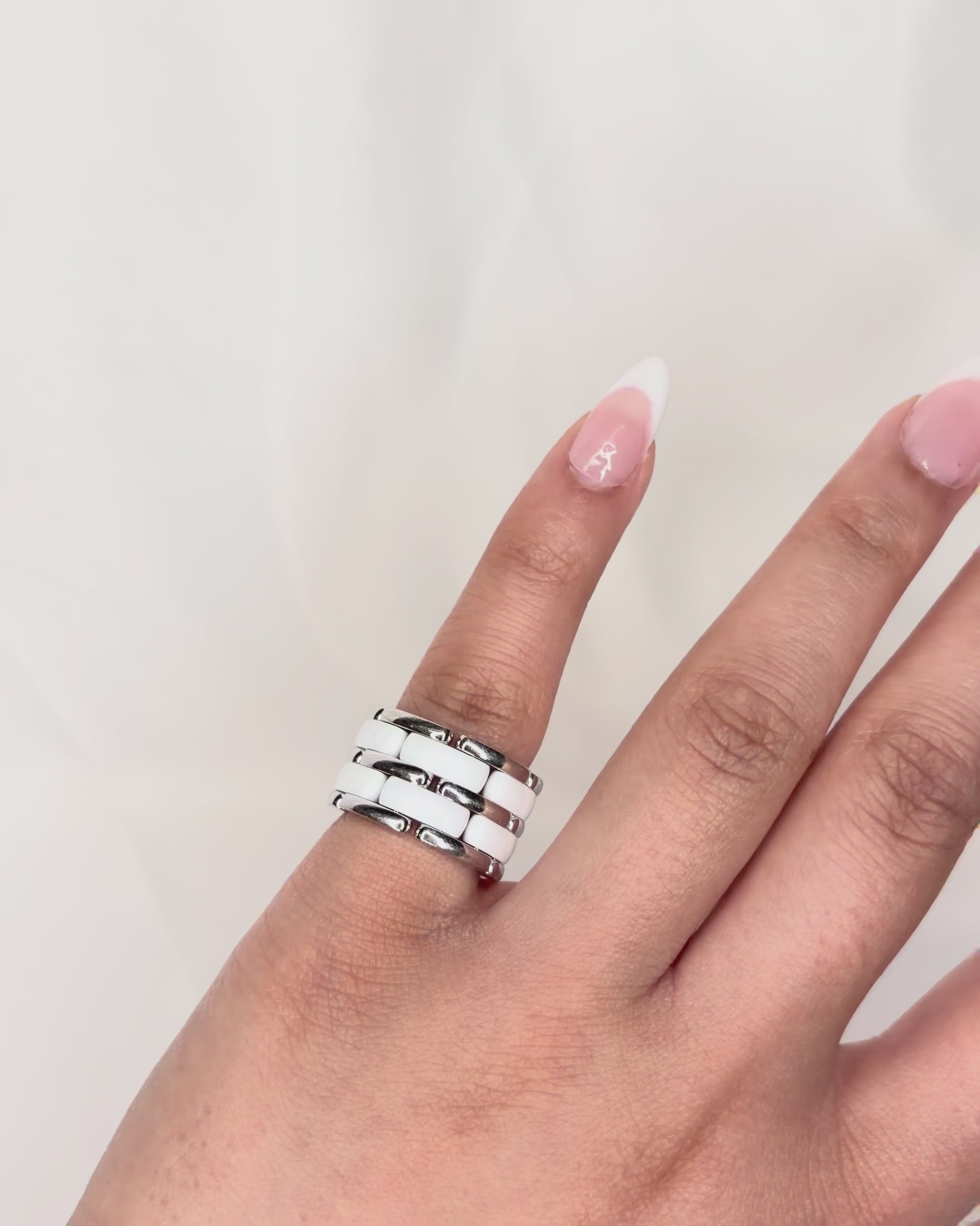 Bague Signée Chanel Or &amp; Céramique "Ultra" Grand Modèle