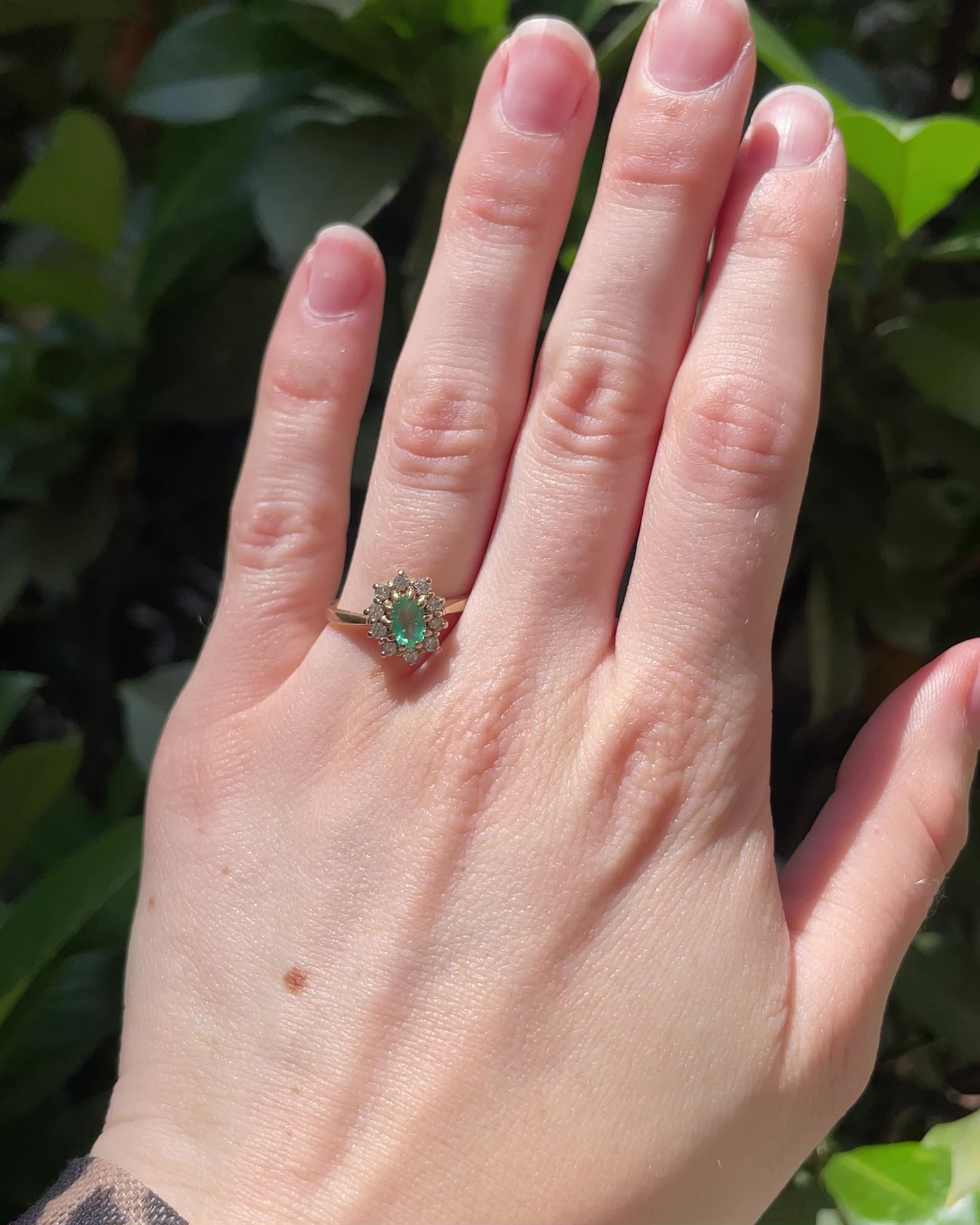 Bague Marguerite Emeraude 0.44 carat &amp; Diamants "Aliénor"