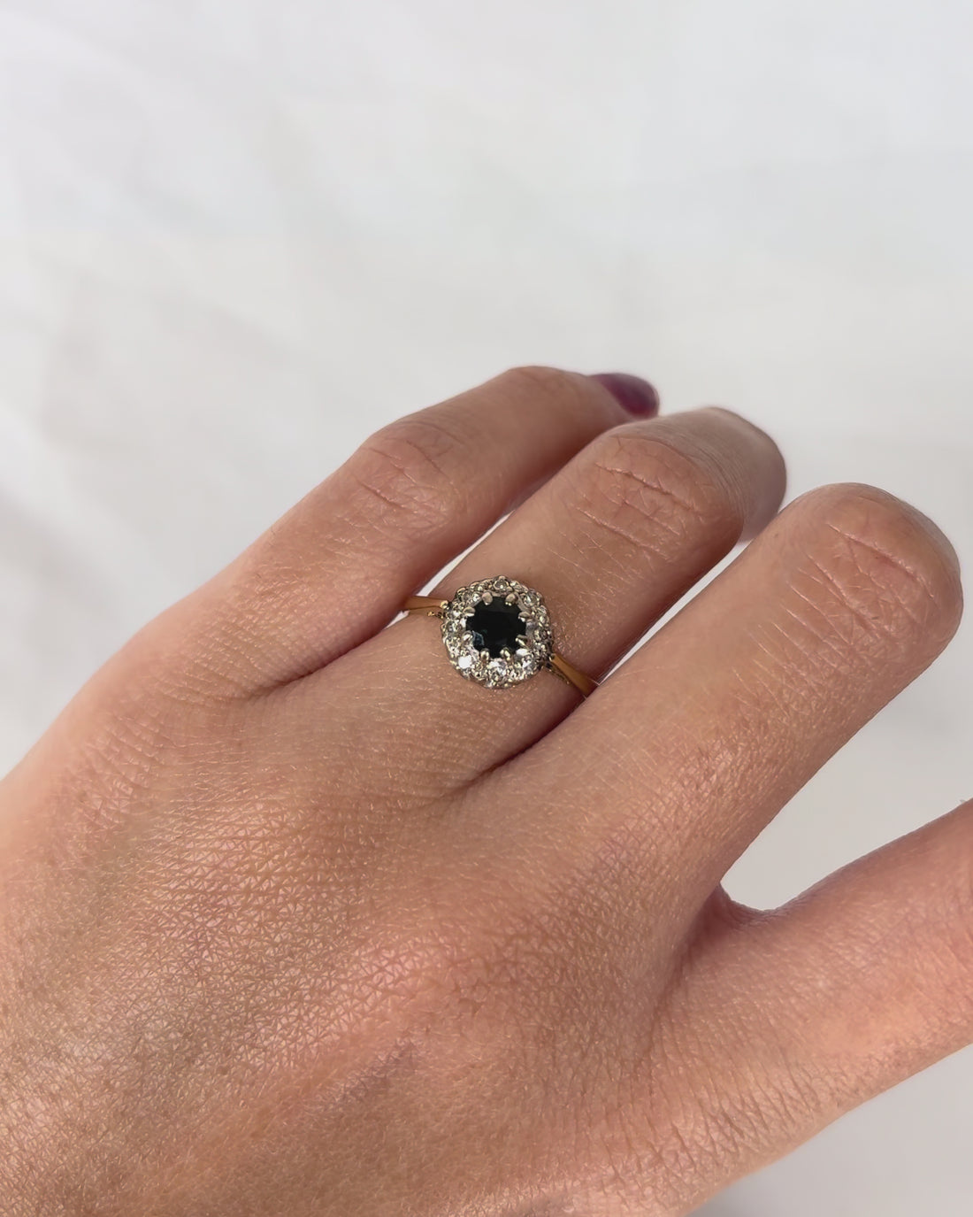 Bague Marguerite Saphir 0.50 carat &amp; 8 Diamants &quot;Arlette&quot;