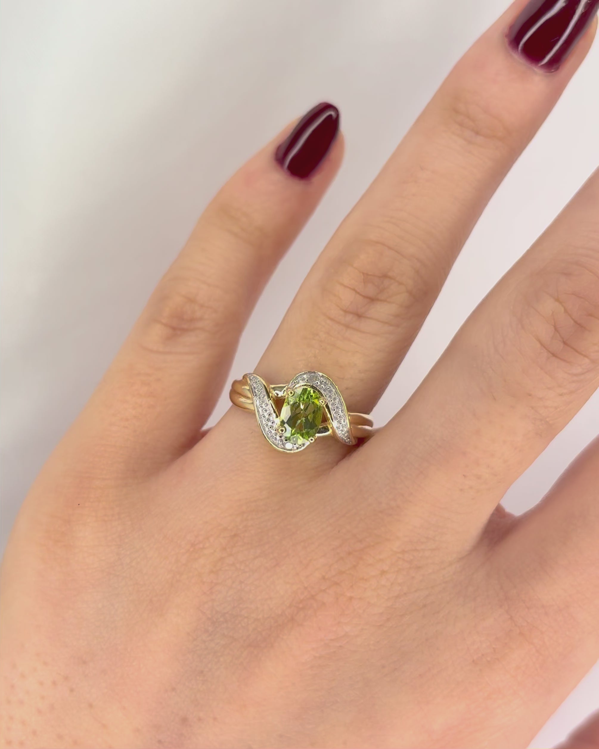Bague Solitaire Péridot 0.80 carat &amp; Diamants "Olivine"