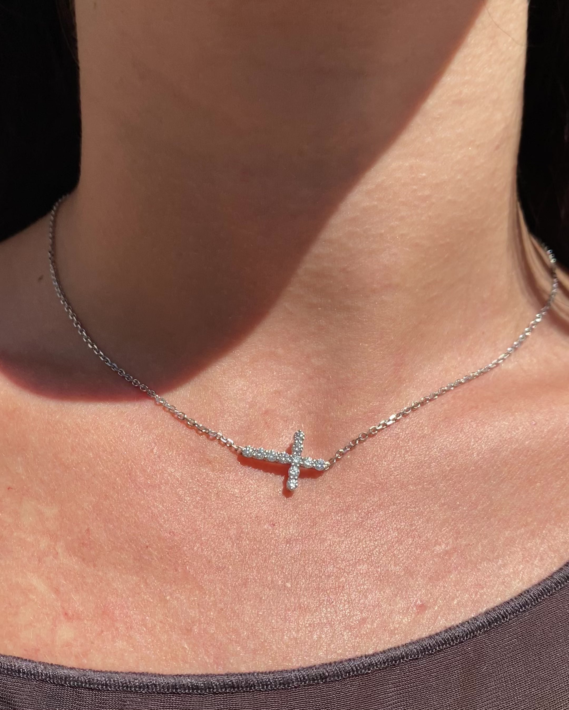 Collier Croix Tiffany &amp; Co Diamants 0.45 carat "Charline"