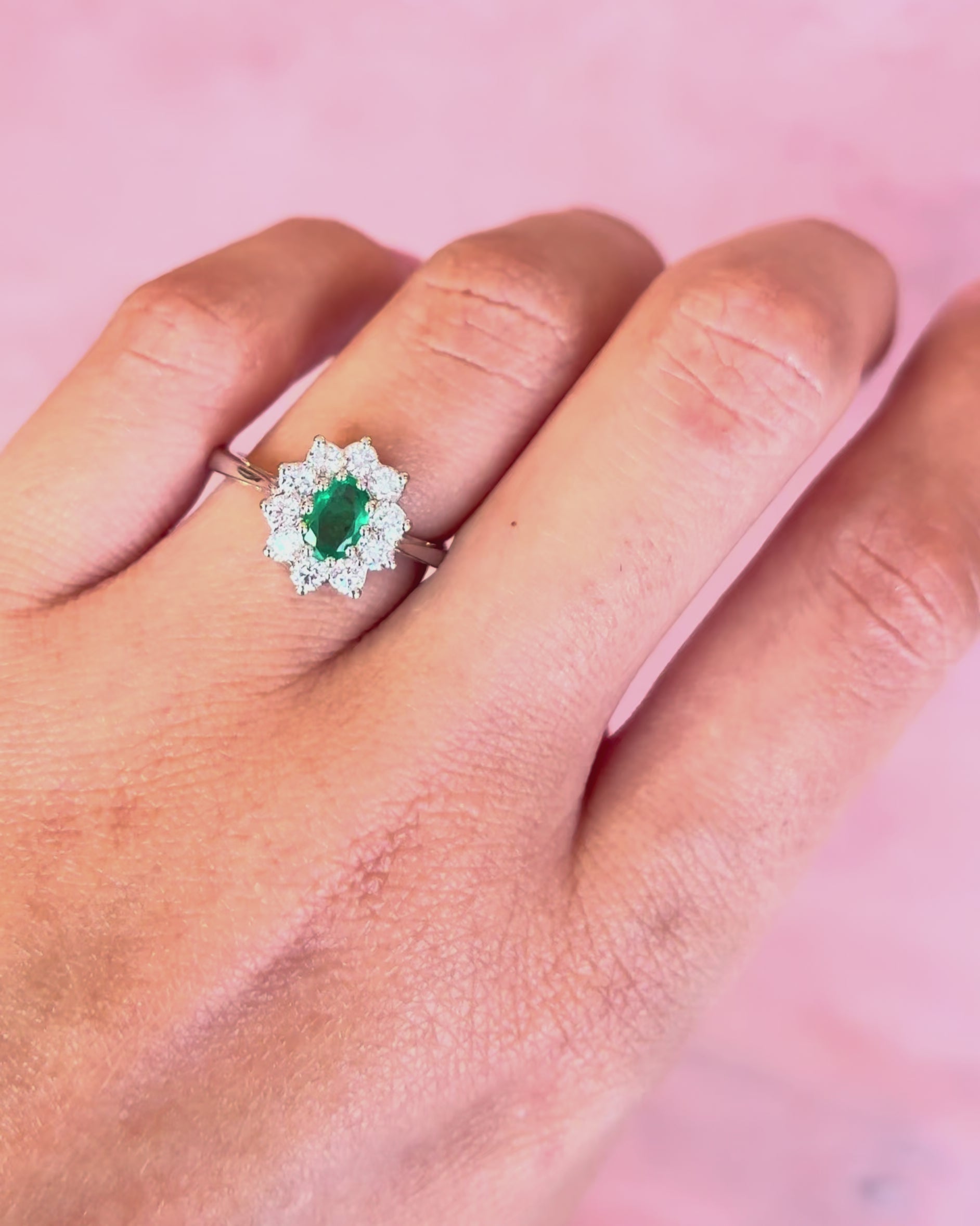 Bague Marguerite Émeraude 0.42 carat &amp; Diamants 0.30 carat "Dona"