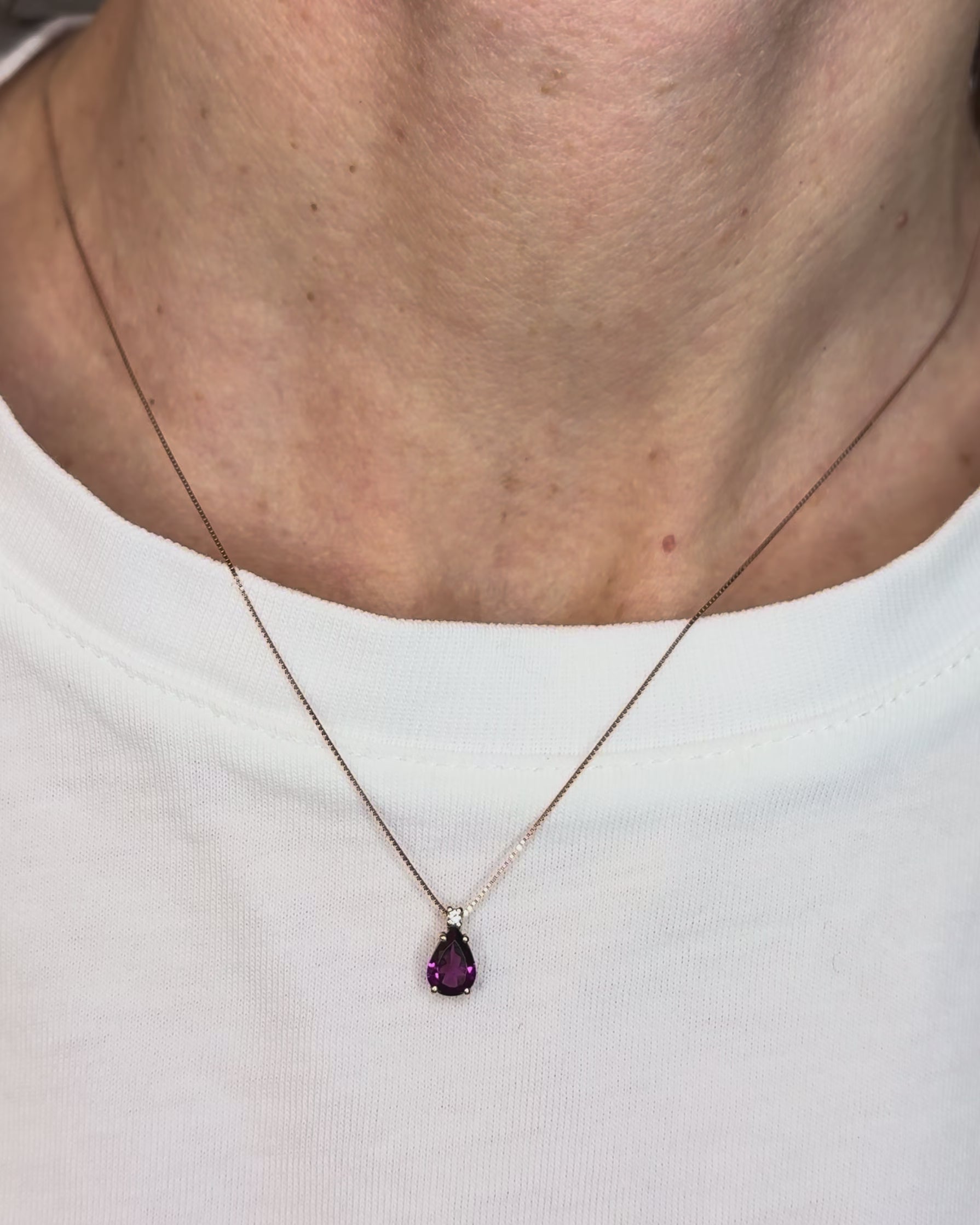 Collier Grenat Poire 0.65 carat &amp; Diamant "Gina"