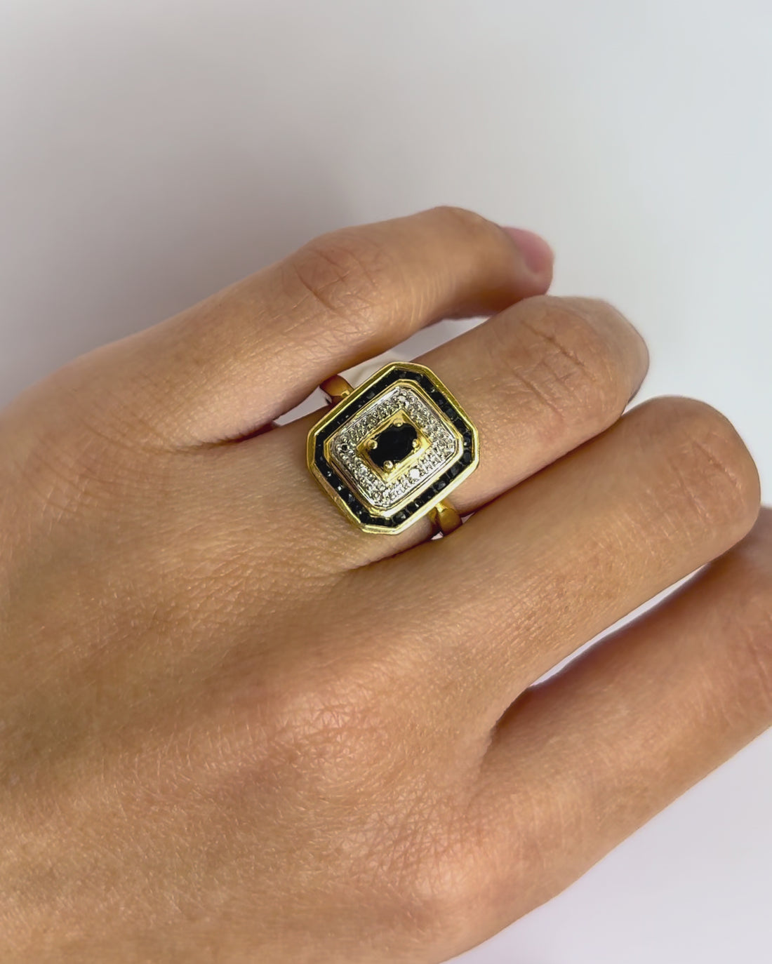 Bague Style Art Déco Saphirs 0.85 ct &amp; 4 Diamants &quot;Faustine&quot;