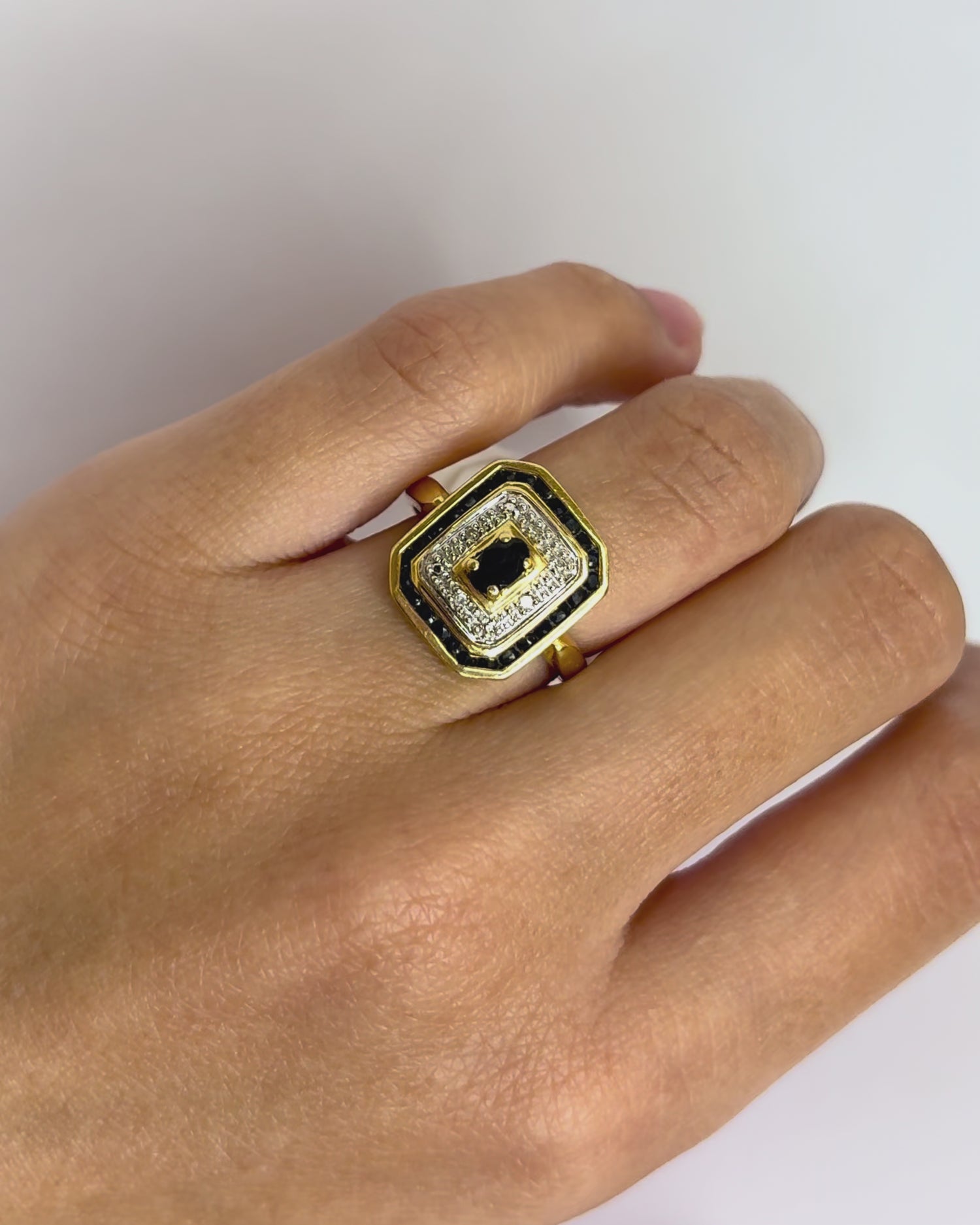 Bague Style Art Déco Saphirs 0.85 ct &amp; 4 Diamants &quot;Faustine&quot;