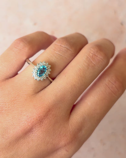Bague Marguerite Topaze Swiss Blue 0.89 carat &amp; Diamants 0.32 carat "Linda"