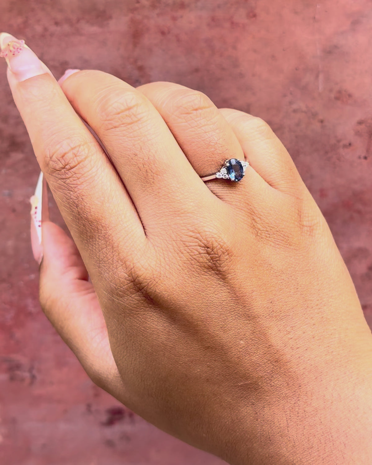 Bague Trilogie Saphir 0.85 carat &amp; Diamants "Gwendoline"
