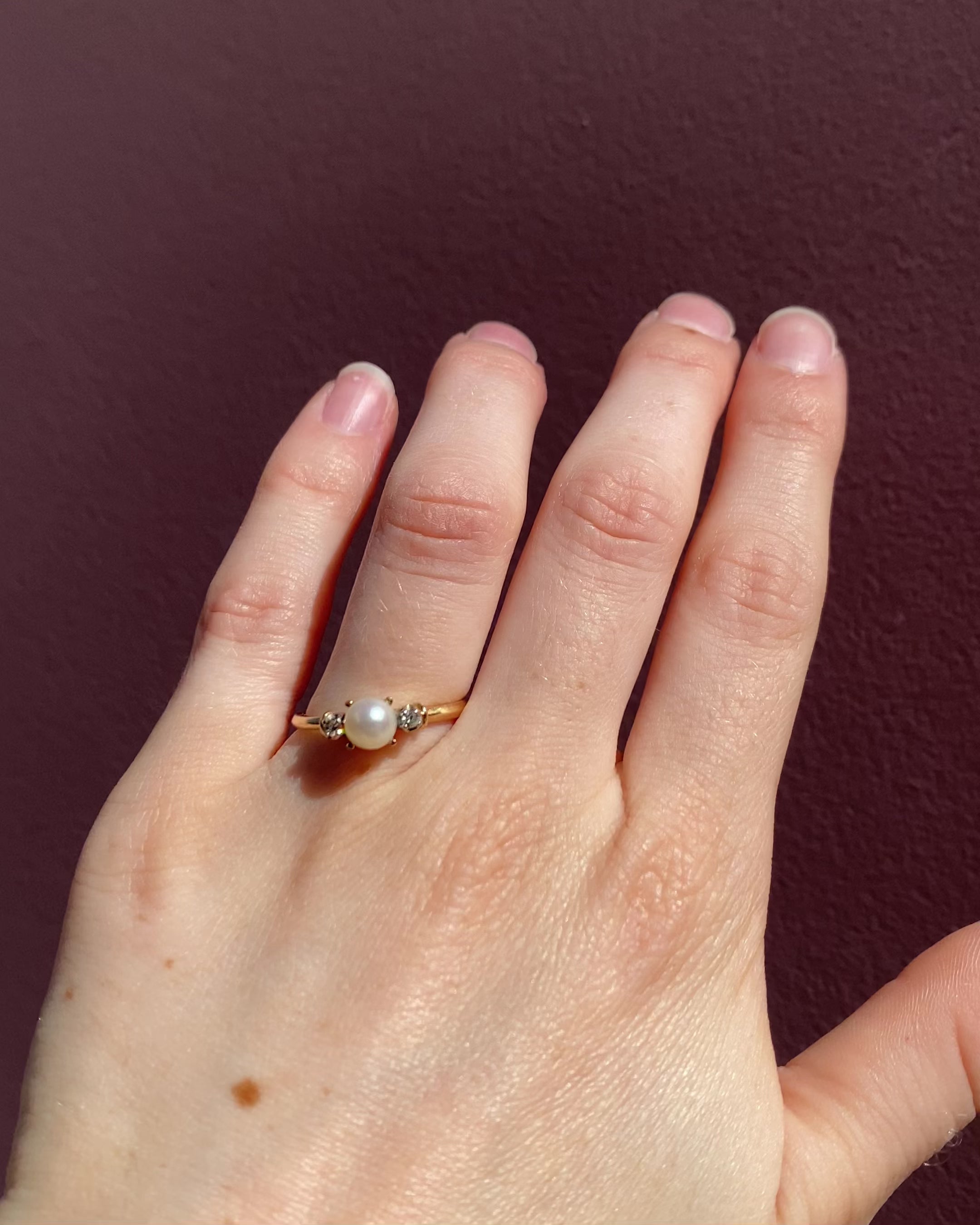 Anillo Trilogía Perla y Diamantes "Floriane"